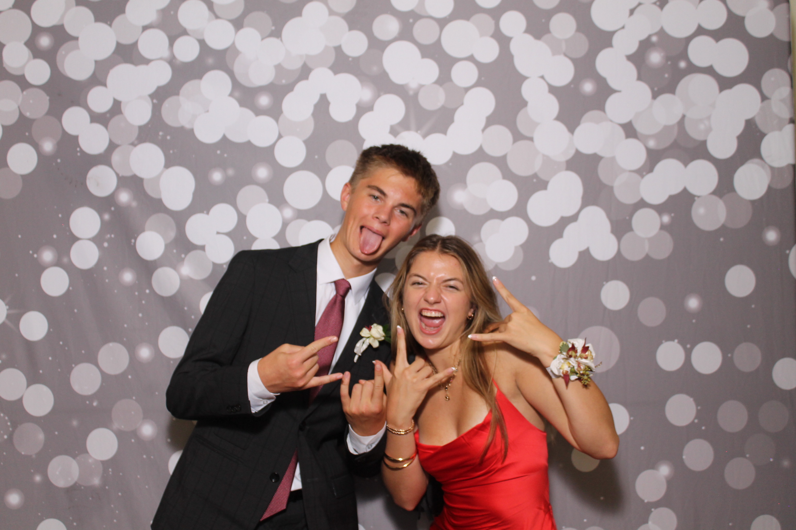 Walnut Hills Homecoming | View more photos from the event at gallery.photoboothcincy.com/u/PhotoBoothCincy/Walnut-Hills-Homecoming
