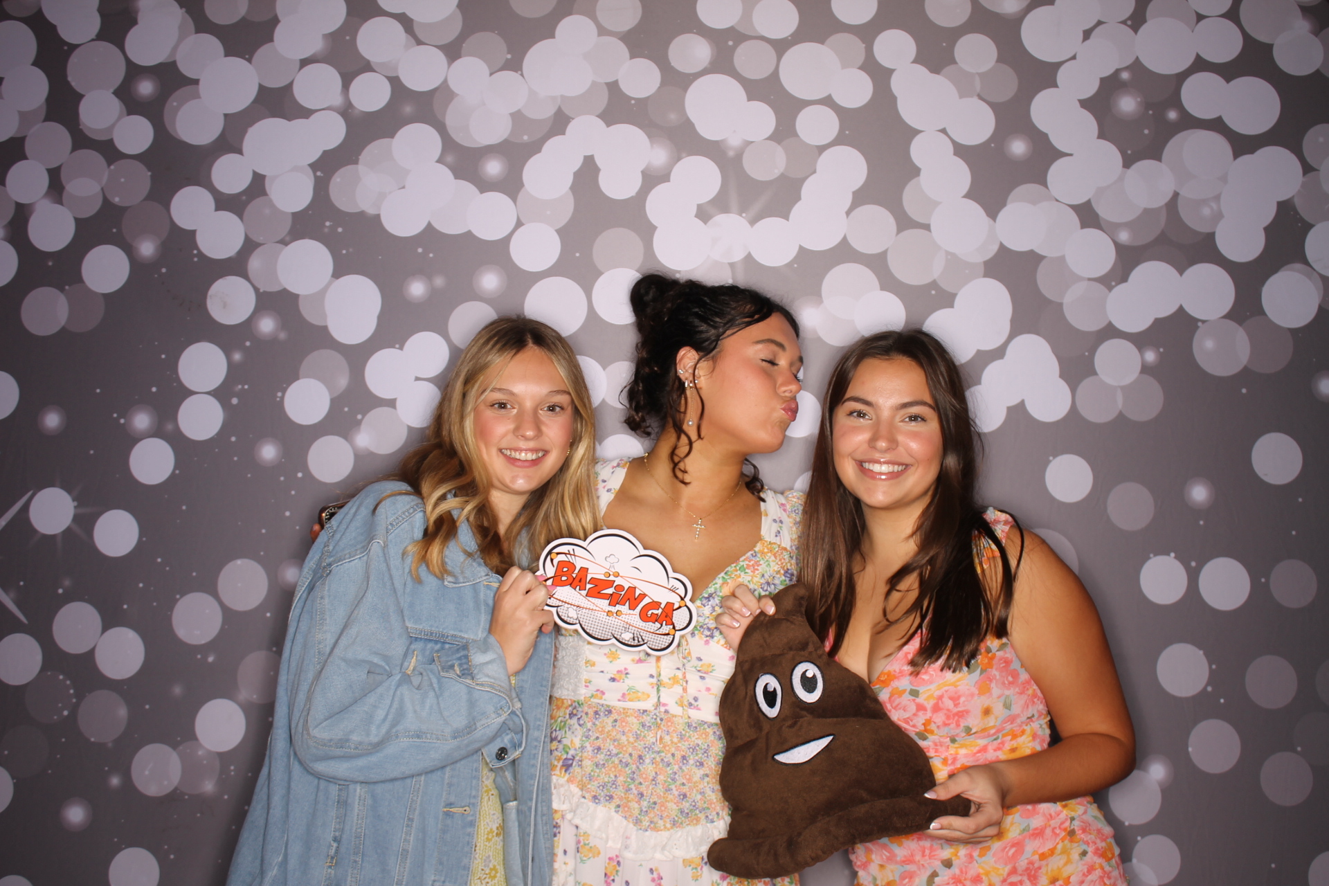 ZTA Semi Formal  | View more photos from the event at gallery.photoboothcincy.com/u/PhotoBoothCincy/ZTA-Semi-Formal