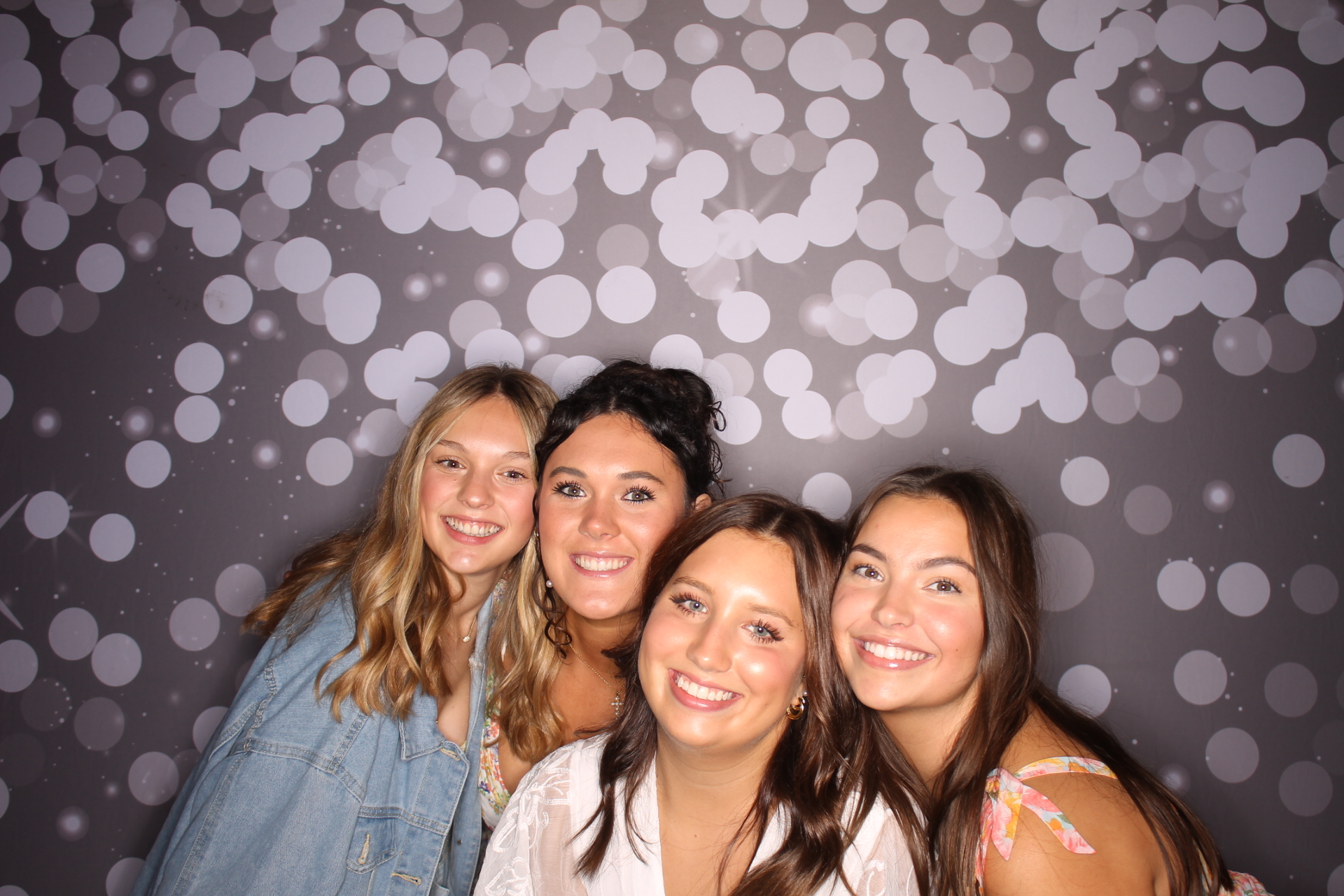 ZTA Semi Formal  | View more photos from the event at gallery.photoboothcincy.com/u/PhotoBoothCincy/ZTA-Semi-Formal