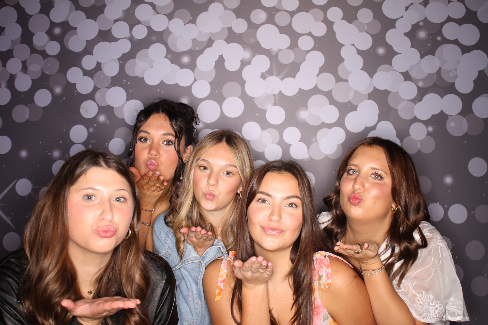 ZTA Semi Formal  | View more photos from the event at gallery.photoboothcincy.com/u/PhotoBoothCincy/ZTA-Semi-Formal