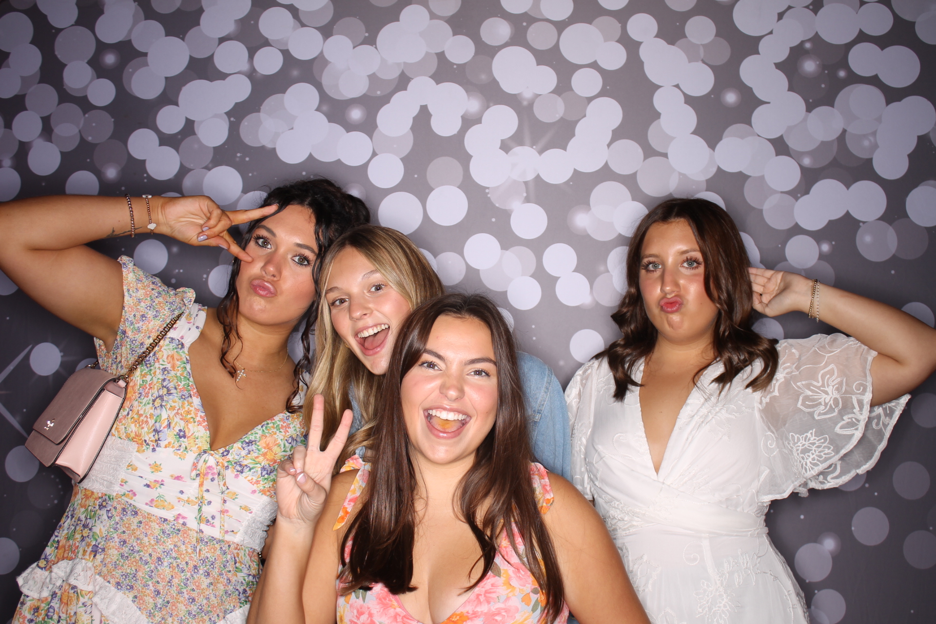 ZTA Semi Formal  | View more photos from the event at gallery.photoboothcincy.com/u/PhotoBoothCincy/ZTA-Semi-Formal