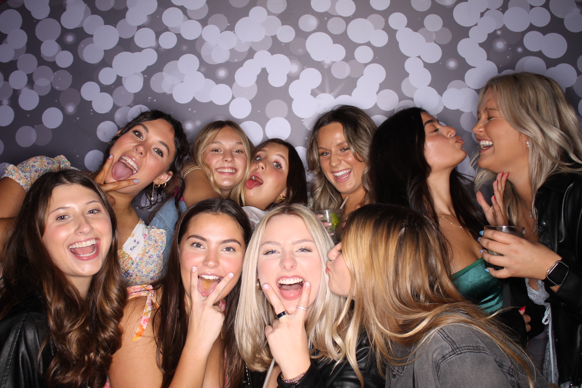 ZTA Semi Formal  | View more photos from the event at gallery.photoboothcincy.com/u/PhotoBoothCincy/ZTA-Semi-Formal