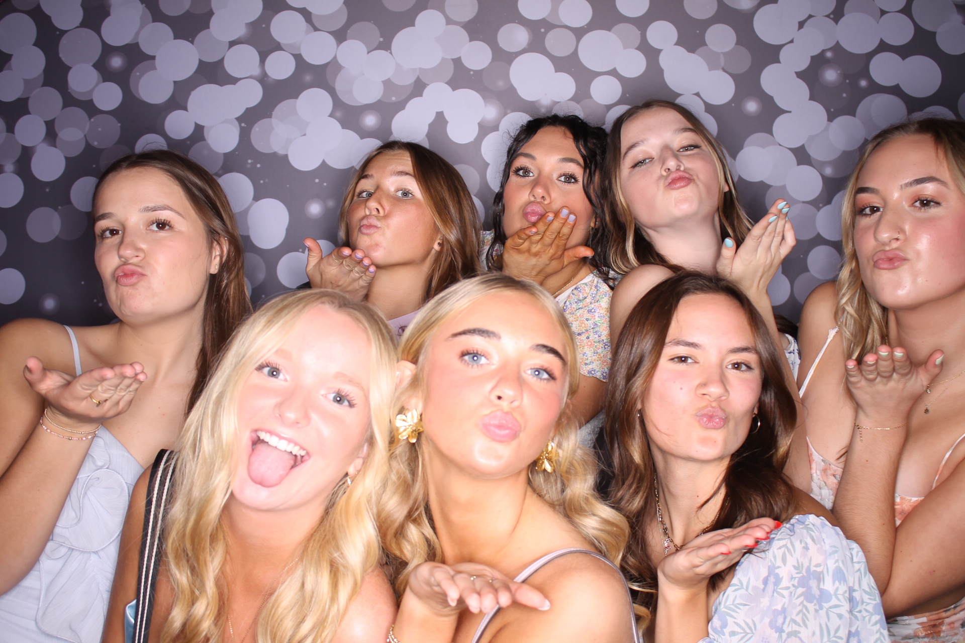 ZTA Semi Formal  | View more photos from the event at gallery.photoboothcincy.com/u/PhotoBoothCincy/ZTA-Semi-Formal