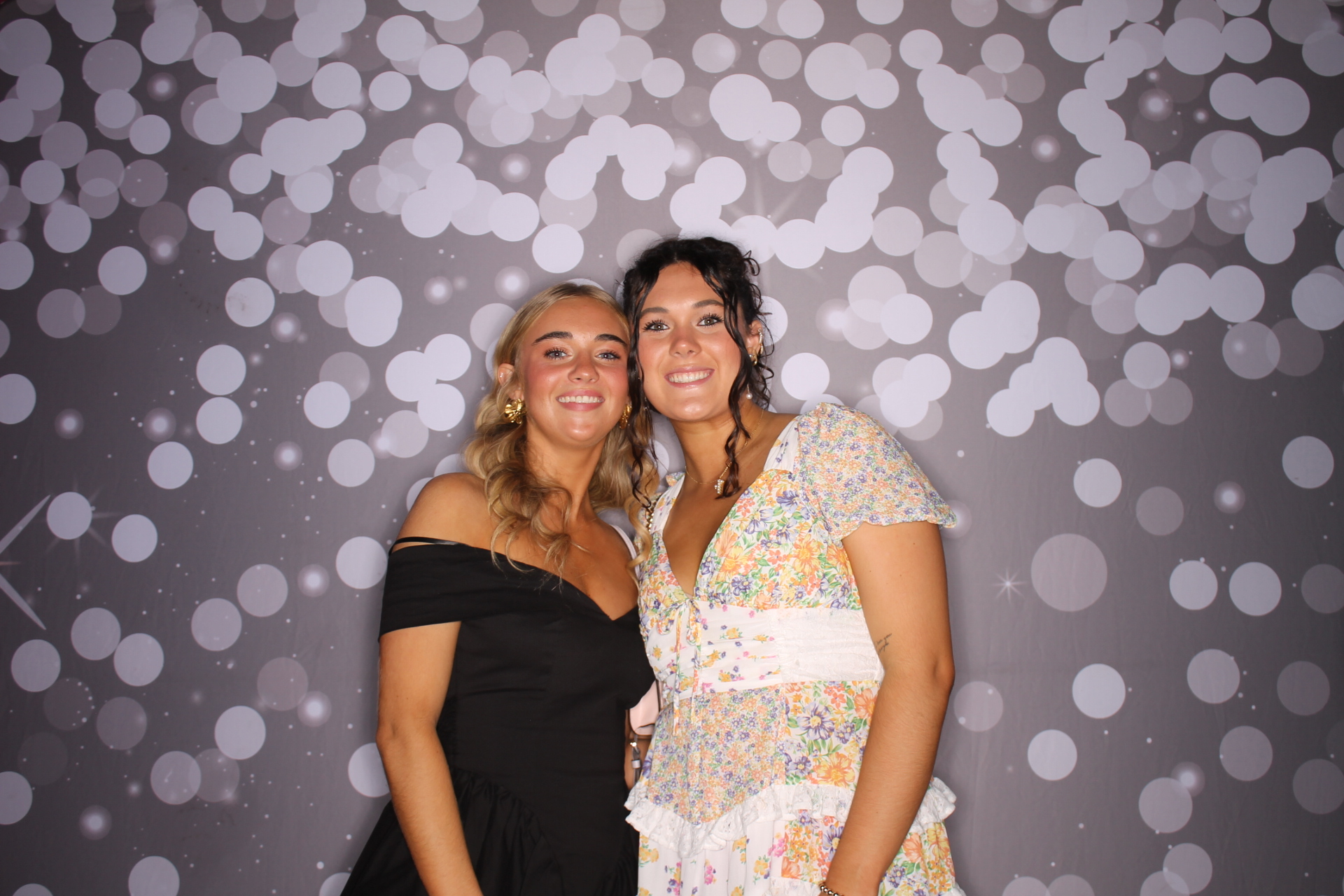 ZTA Semi Formal  | View more photos from the event at gallery.photoboothcincy.com/u/PhotoBoothCincy/ZTA-Semi-Formal