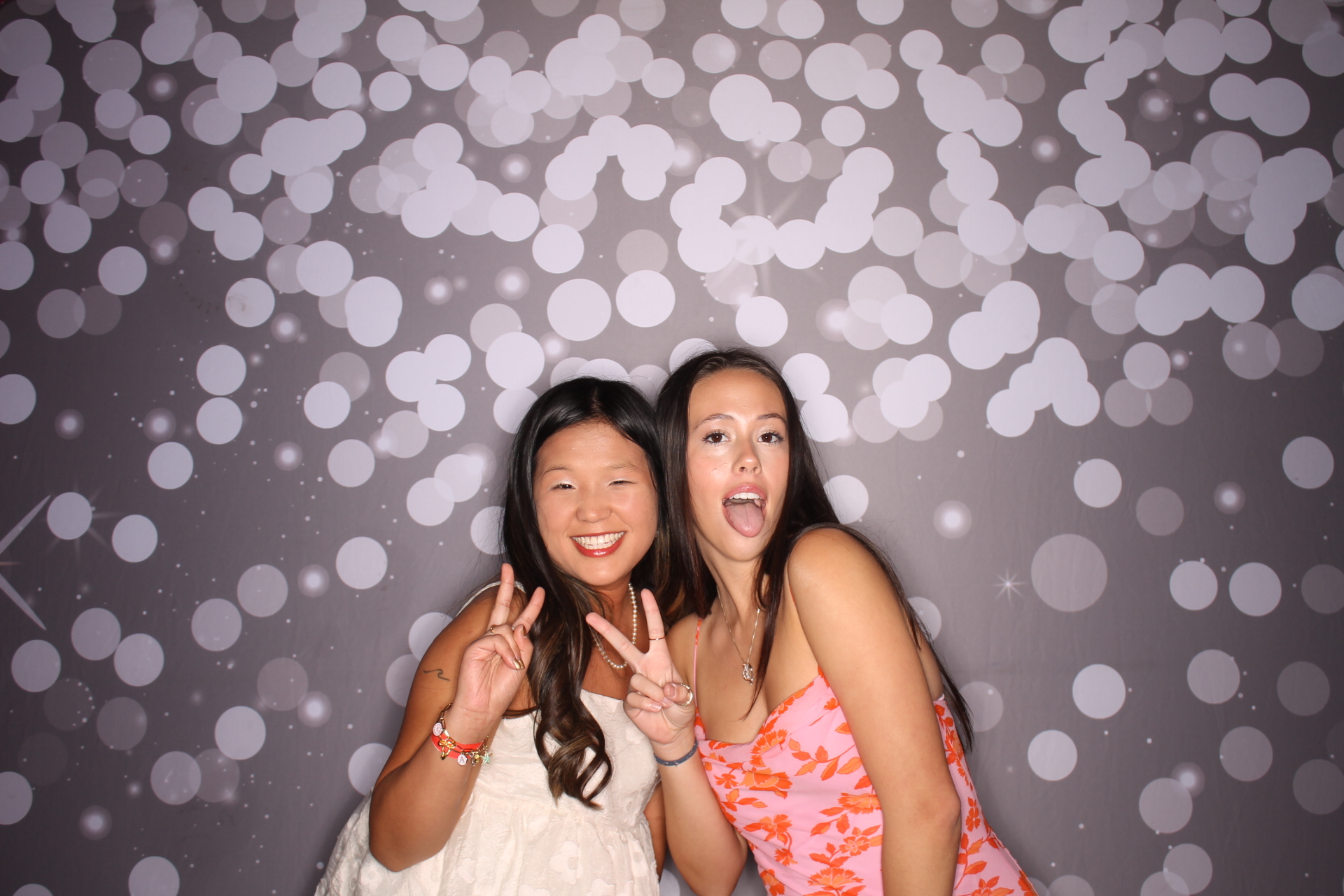 ZTA Semi Formal  | View more photos from the event at gallery.photoboothcincy.com/u/PhotoBoothCincy/ZTA-Semi-Formal