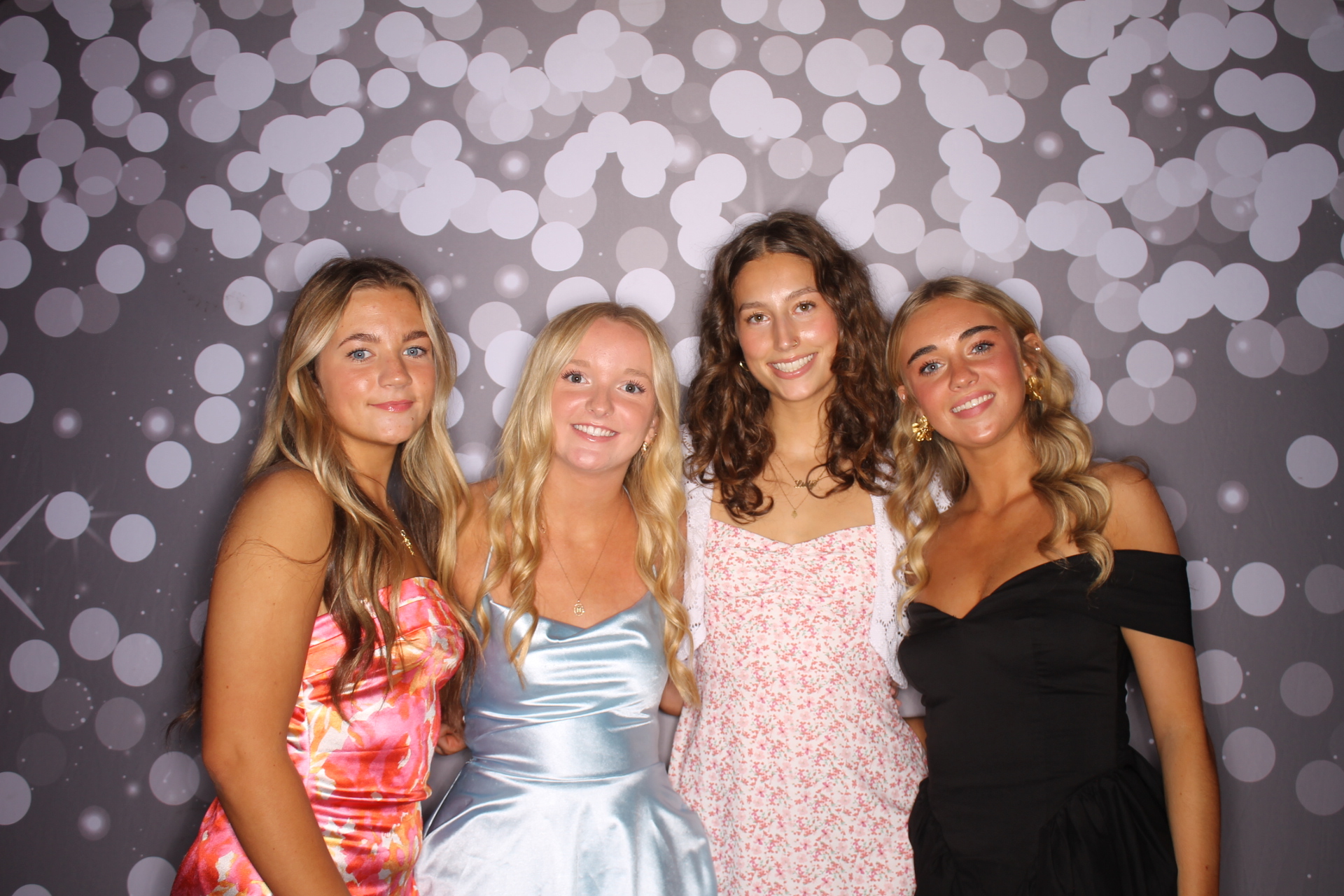 ZTA Semi Formal  | View more photos from the event at gallery.photoboothcincy.com/u/PhotoBoothCincy/ZTA-Semi-Formal