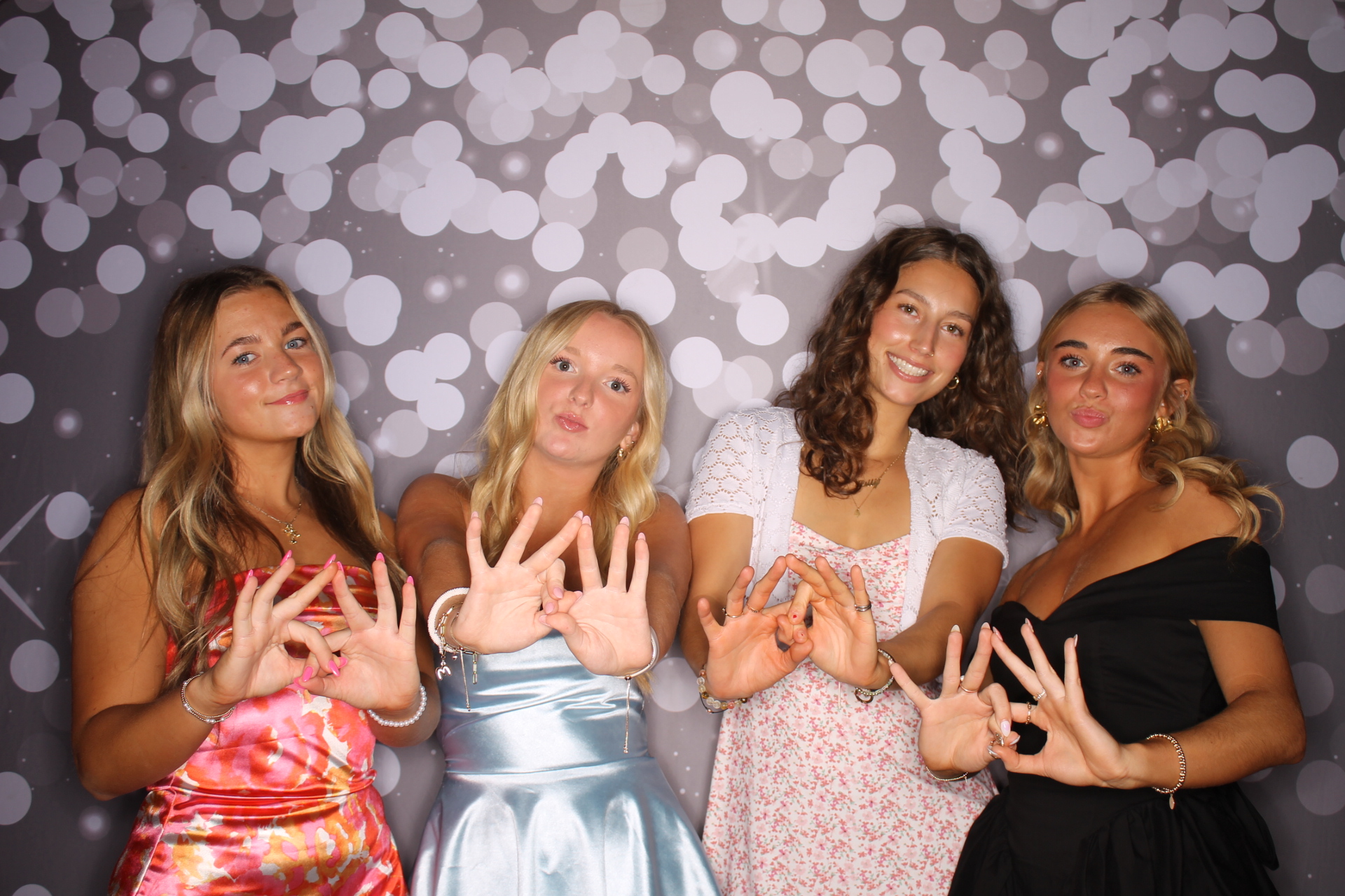 ZTA Semi Formal  | View more photos from the event at gallery.photoboothcincy.com/u/PhotoBoothCincy/ZTA-Semi-Formal