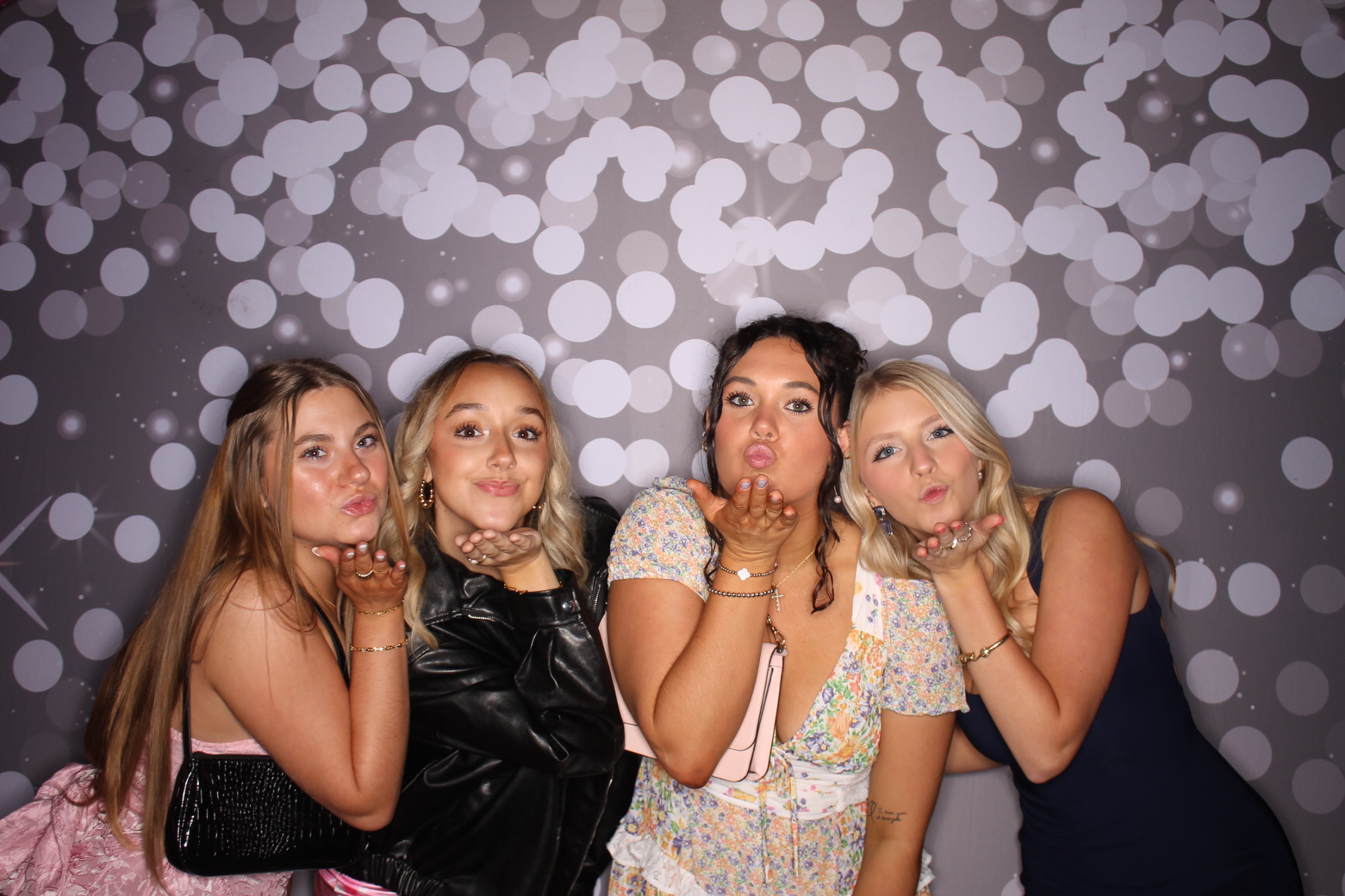 ZTA Semi Formal  | View more photos from the event at gallery.photoboothcincy.com/u/PhotoBoothCincy/ZTA-Semi-Formal