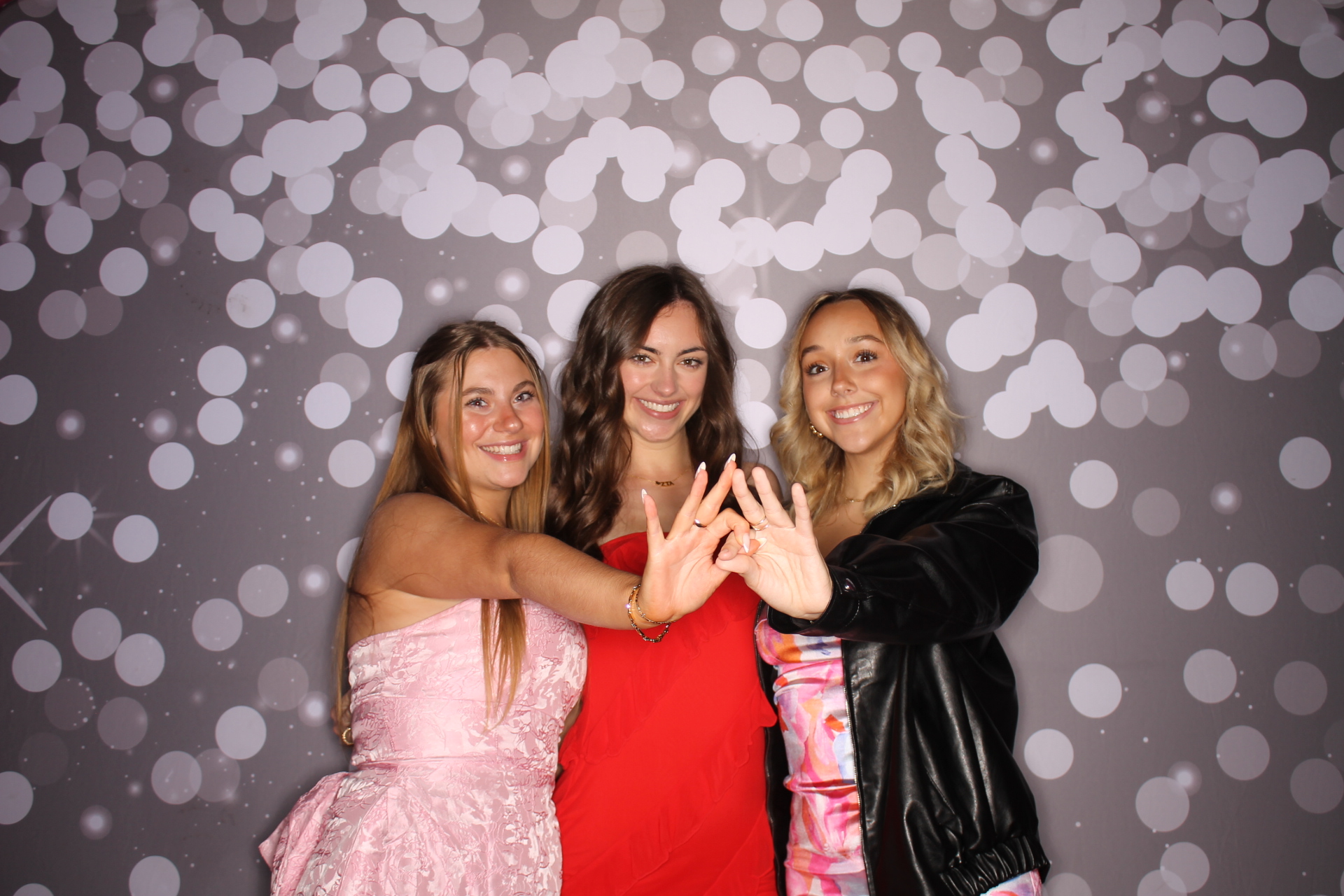 ZTA Semi Formal  | View more photos from the event at gallery.photoboothcincy.com/u/PhotoBoothCincy/ZTA-Semi-Formal