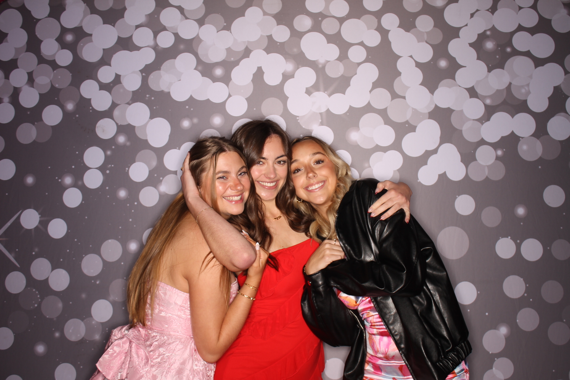 ZTA Semi Formal  | View more photos from the event at gallery.photoboothcincy.com/u/PhotoBoothCincy/ZTA-Semi-Formal