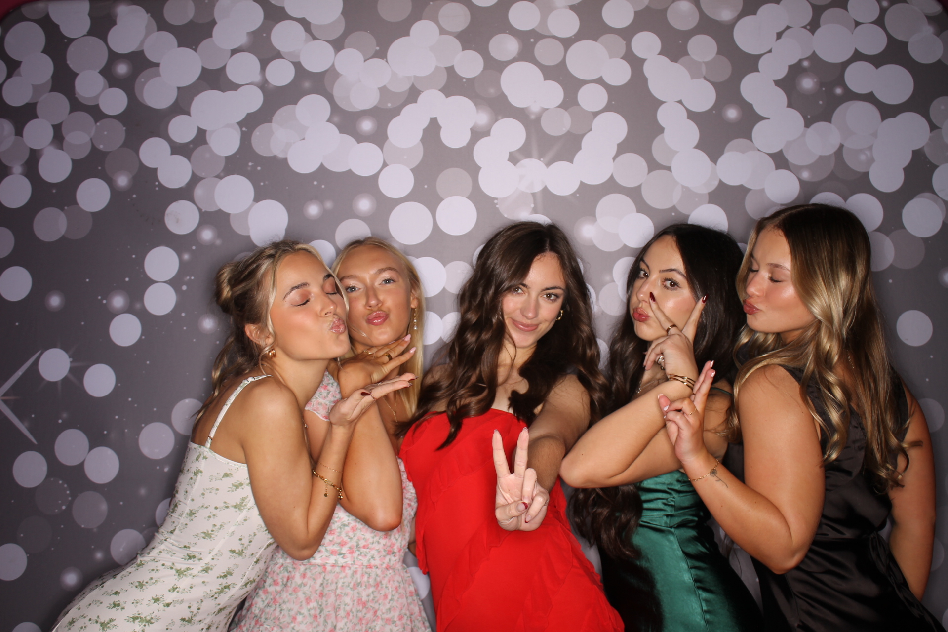 ZTA Semi Formal  | View more photos from the event at gallery.photoboothcincy.com/u/PhotoBoothCincy/ZTA-Semi-Formal