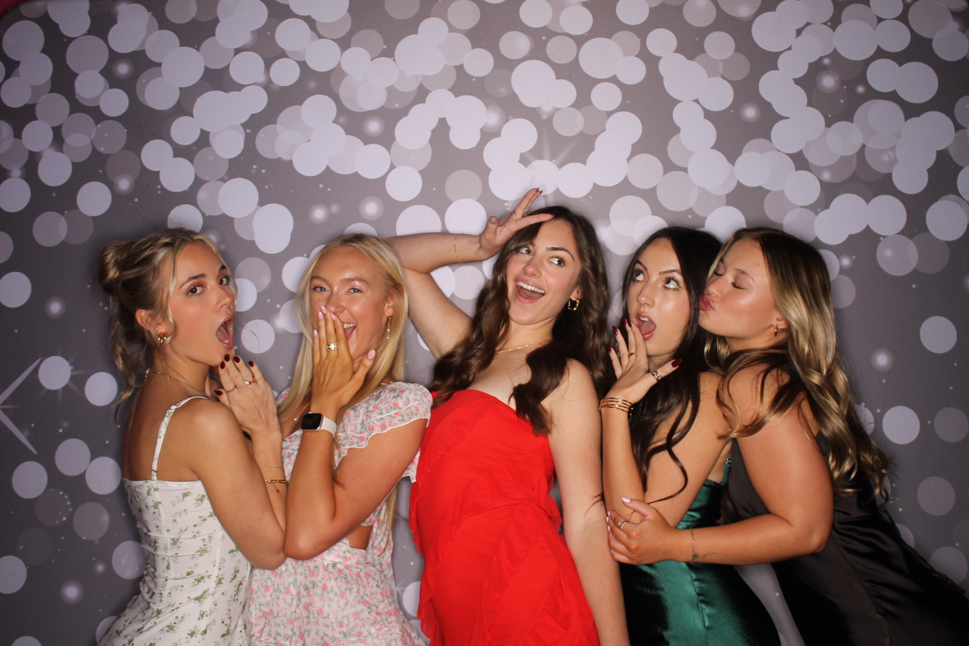 ZTA Semi Formal  | View more photos from the event at gallery.photoboothcincy.com/u/PhotoBoothCincy/ZTA-Semi-Formal