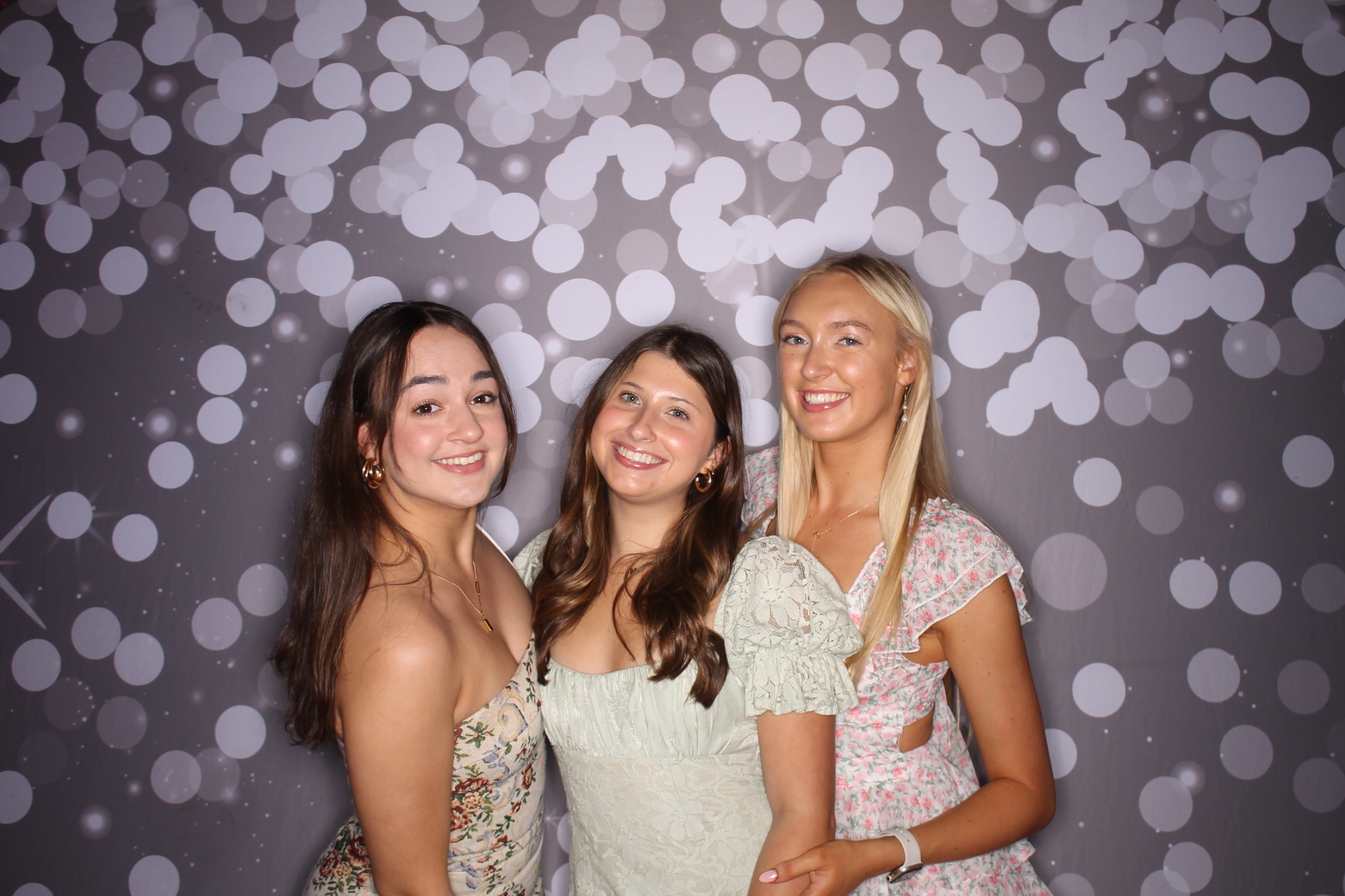 ZTA Semi Formal  | View more photos from the event at gallery.photoboothcincy.com/u/PhotoBoothCincy/ZTA-Semi-Formal