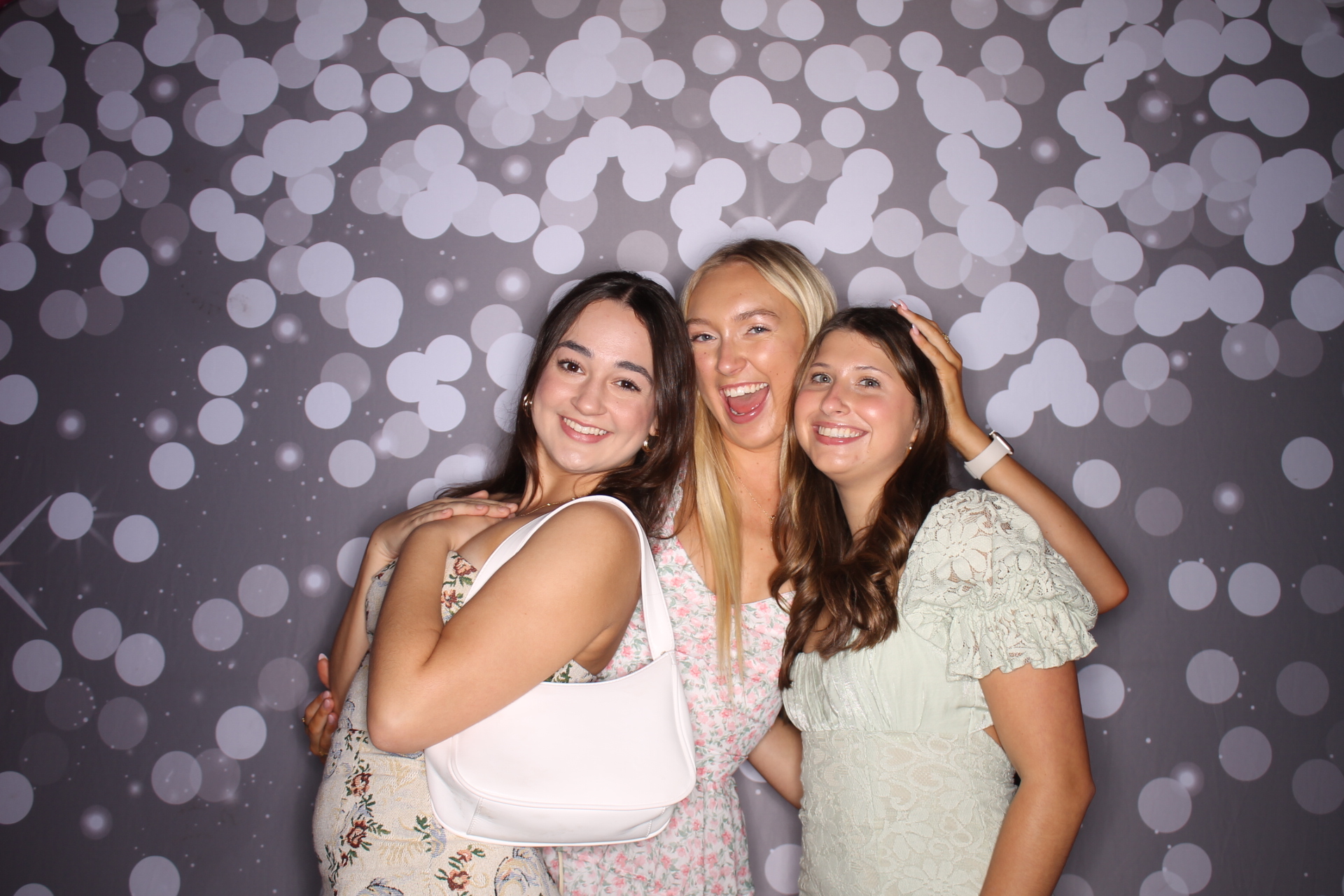 ZTA Semi Formal  | View more photos from the event at gallery.photoboothcincy.com/u/PhotoBoothCincy/ZTA-Semi-Formal