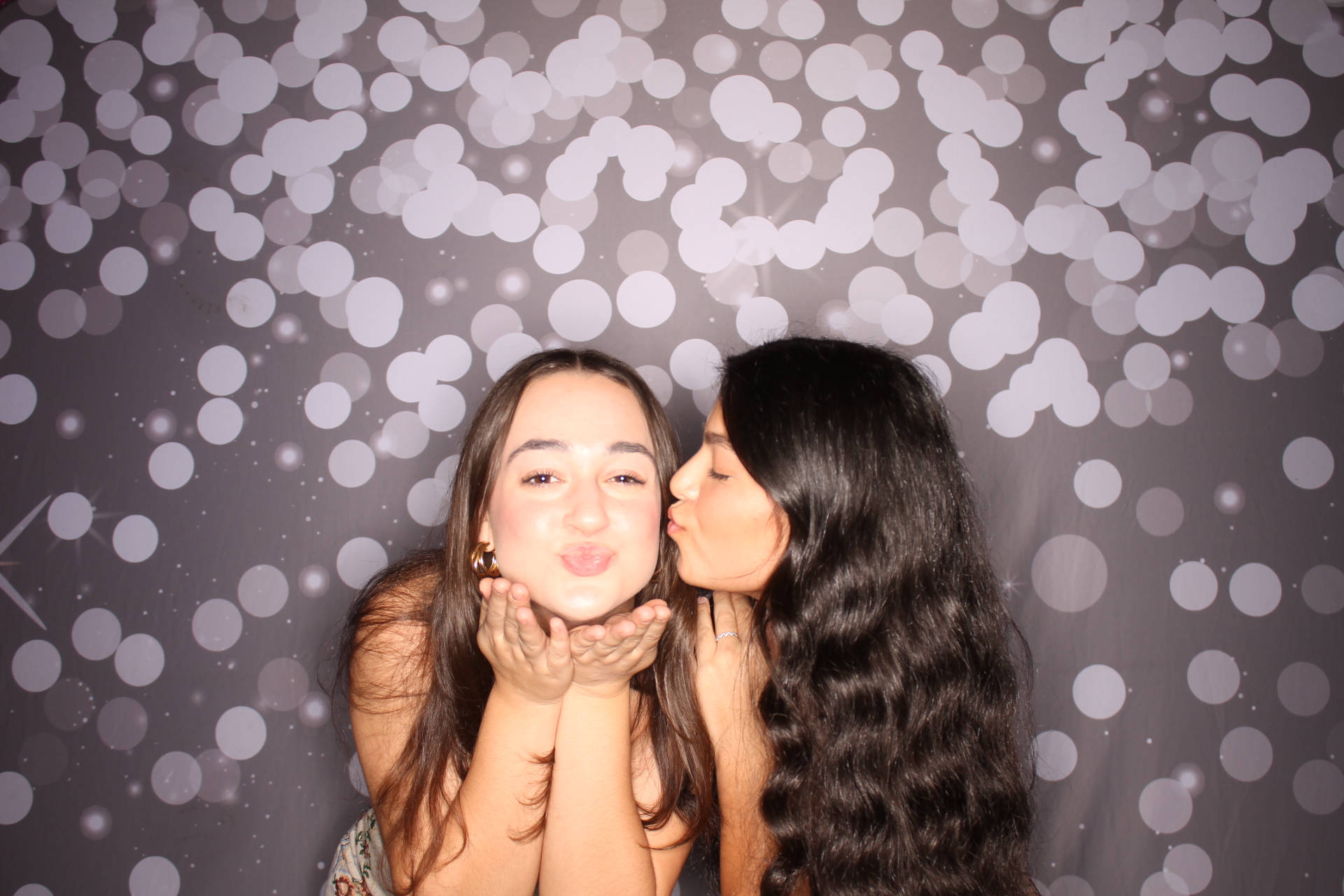 ZTA Semi Formal  | View more photos from the event at gallery.photoboothcincy.com/u/PhotoBoothCincy/ZTA-Semi-Formal