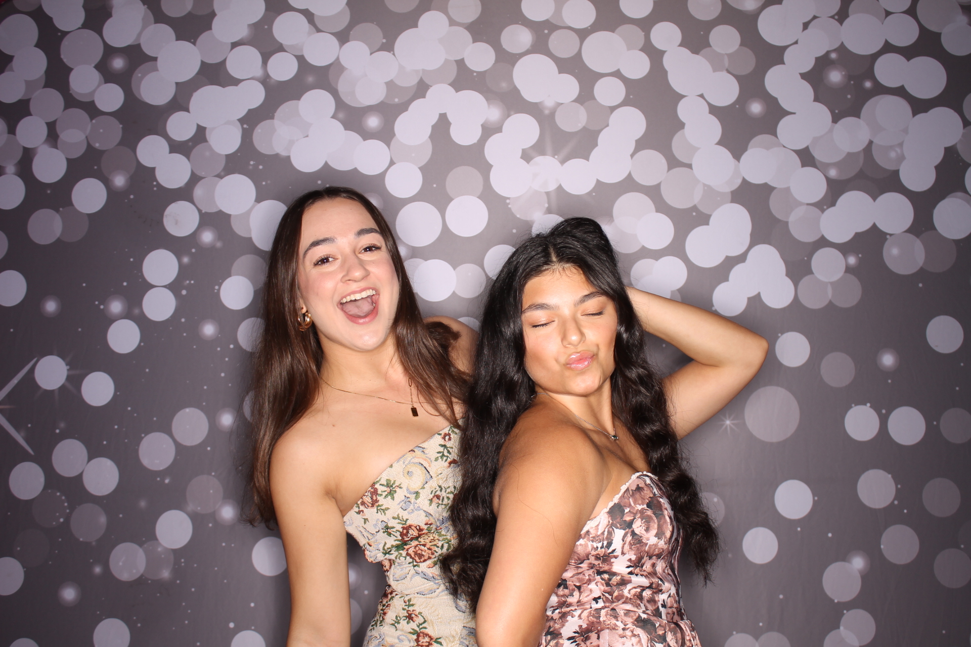ZTA Semi Formal  | View more photos from the event at gallery.photoboothcincy.com/u/PhotoBoothCincy/ZTA-Semi-Formal