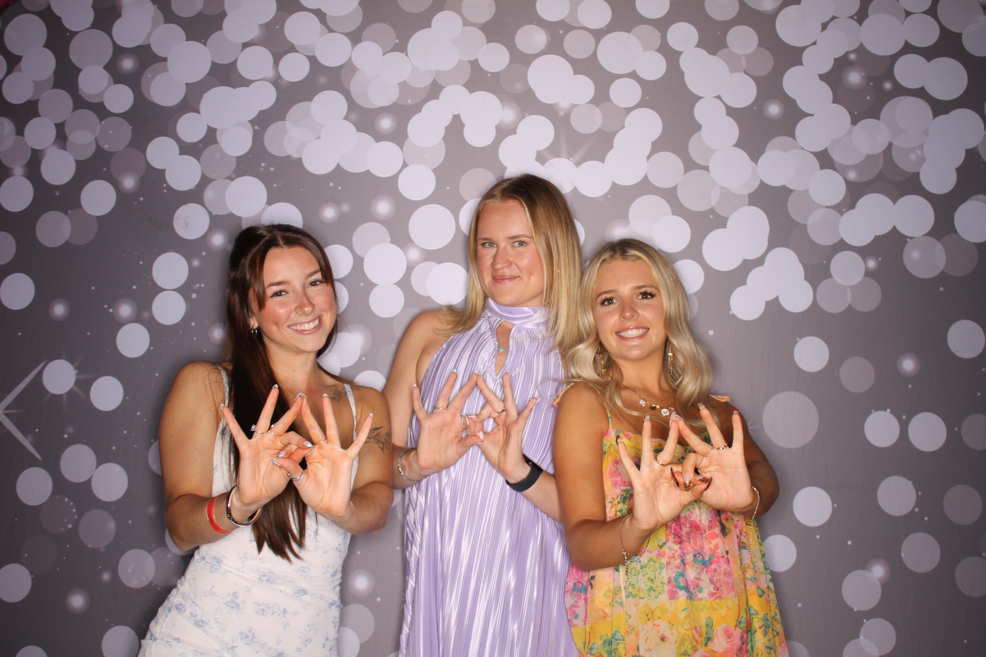 ZTA Semi Formal  | View more photos from the event at gallery.photoboothcincy.com/u/PhotoBoothCincy/ZTA-Semi-Formal