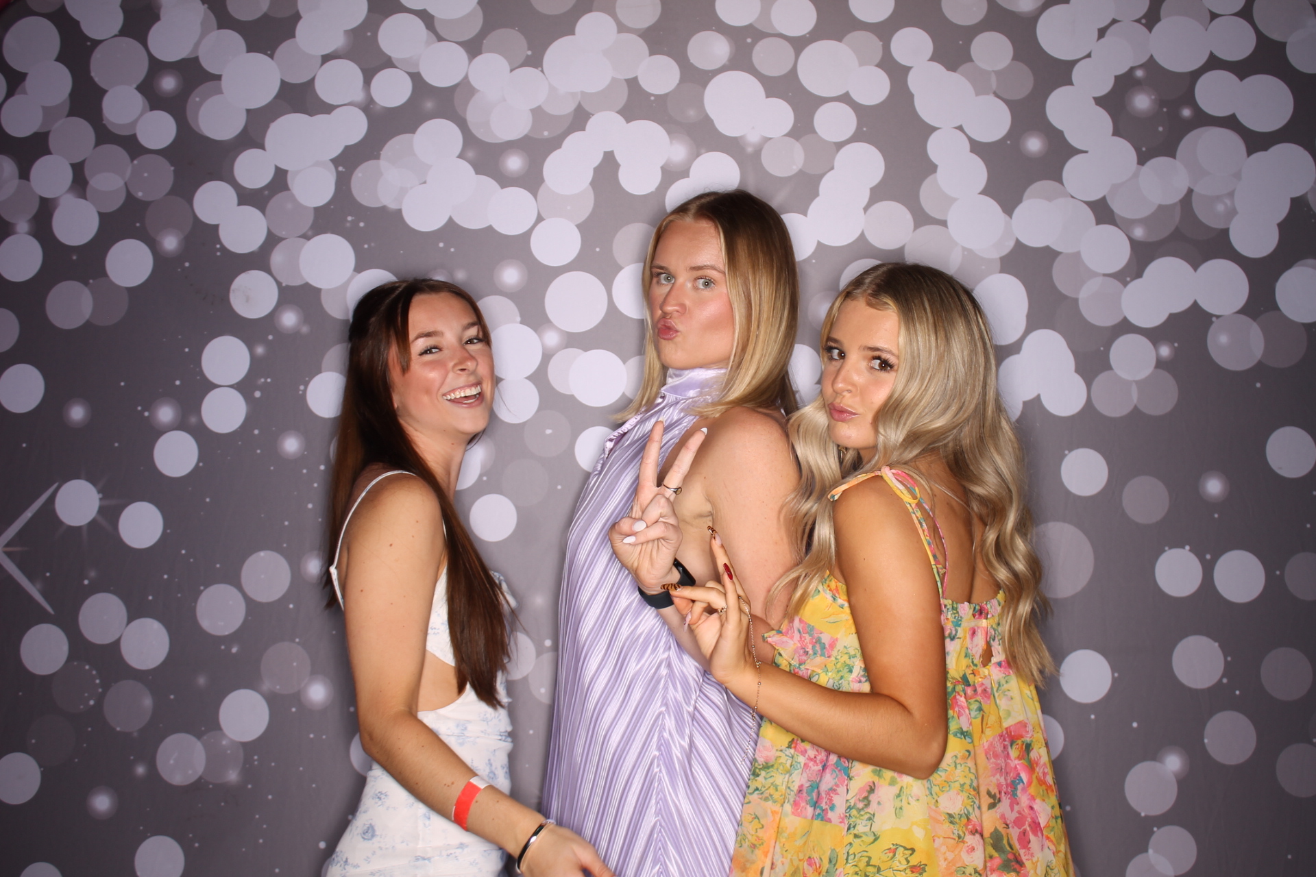 ZTA Semi Formal  | View more photos from the event at gallery.photoboothcincy.com/u/PhotoBoothCincy/ZTA-Semi-Formal