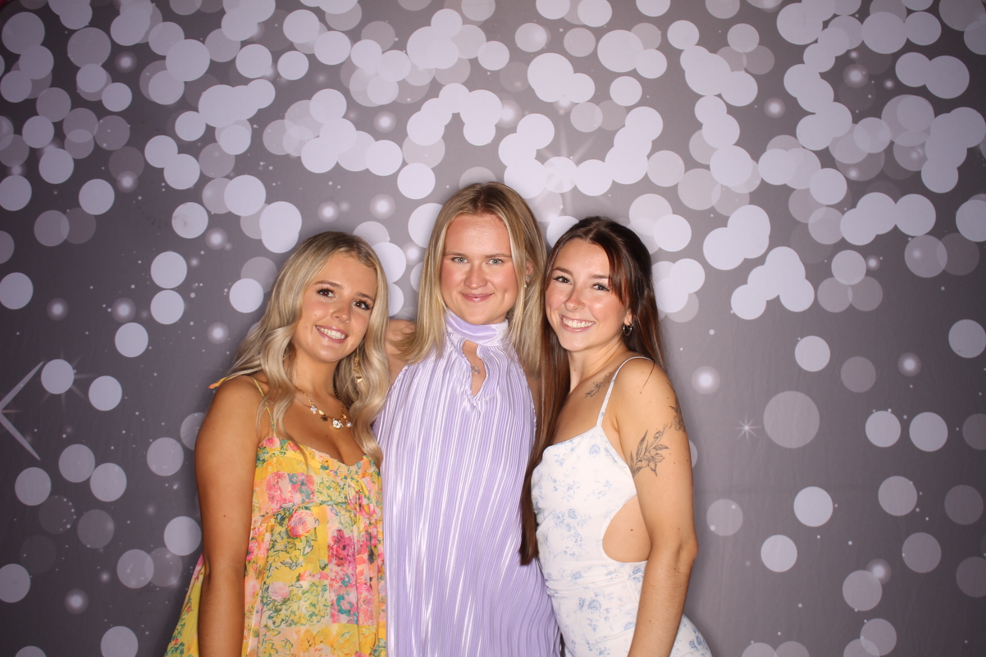 ZTA Semi Formal  | View more photos from the event at gallery.photoboothcincy.com/u/PhotoBoothCincy/ZTA-Semi-Formal