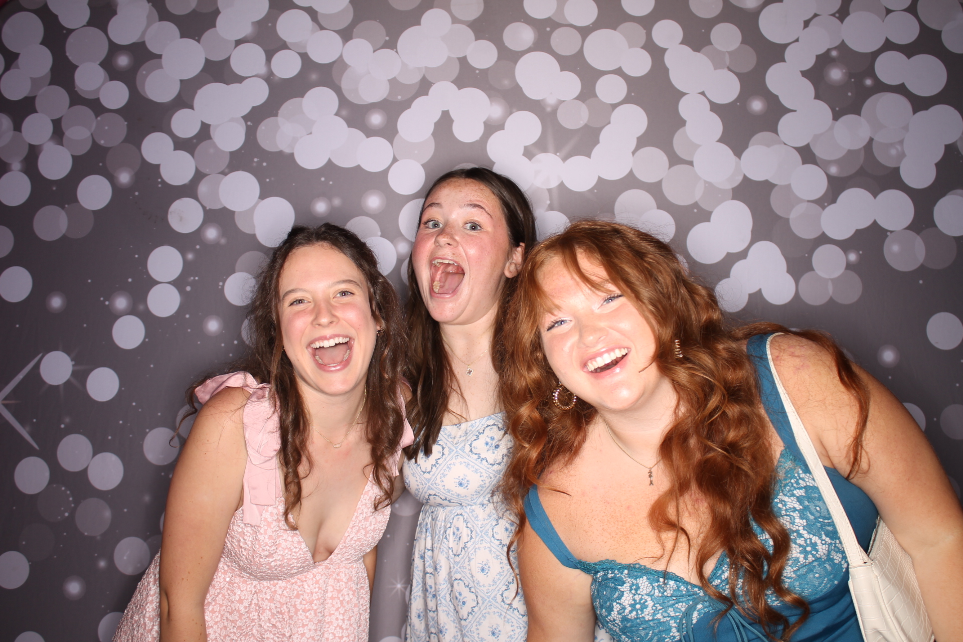 ZTA Semi Formal  | View more photos from the event at gallery.photoboothcincy.com/u/PhotoBoothCincy/ZTA-Semi-Formal