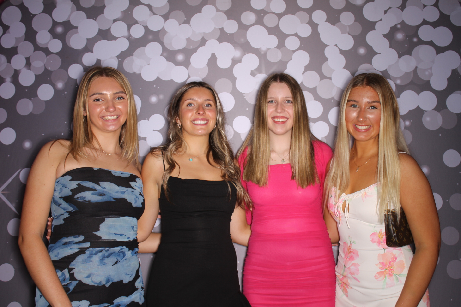 ZTA Semi Formal  | View more photos from the event at gallery.photoboothcincy.com/u/PhotoBoothCincy/ZTA-Semi-Formal