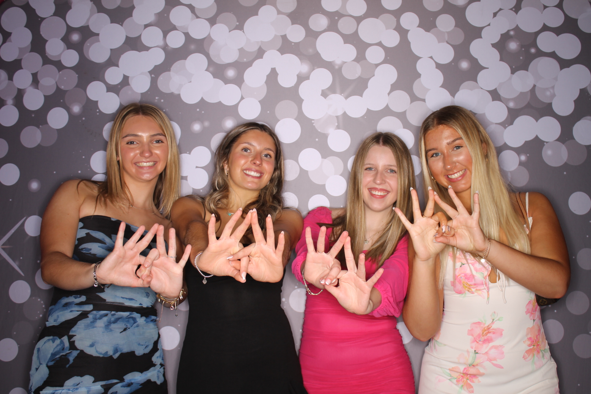 ZTA Semi Formal  | View more photos from the event at gallery.photoboothcincy.com/u/PhotoBoothCincy/ZTA-Semi-Formal