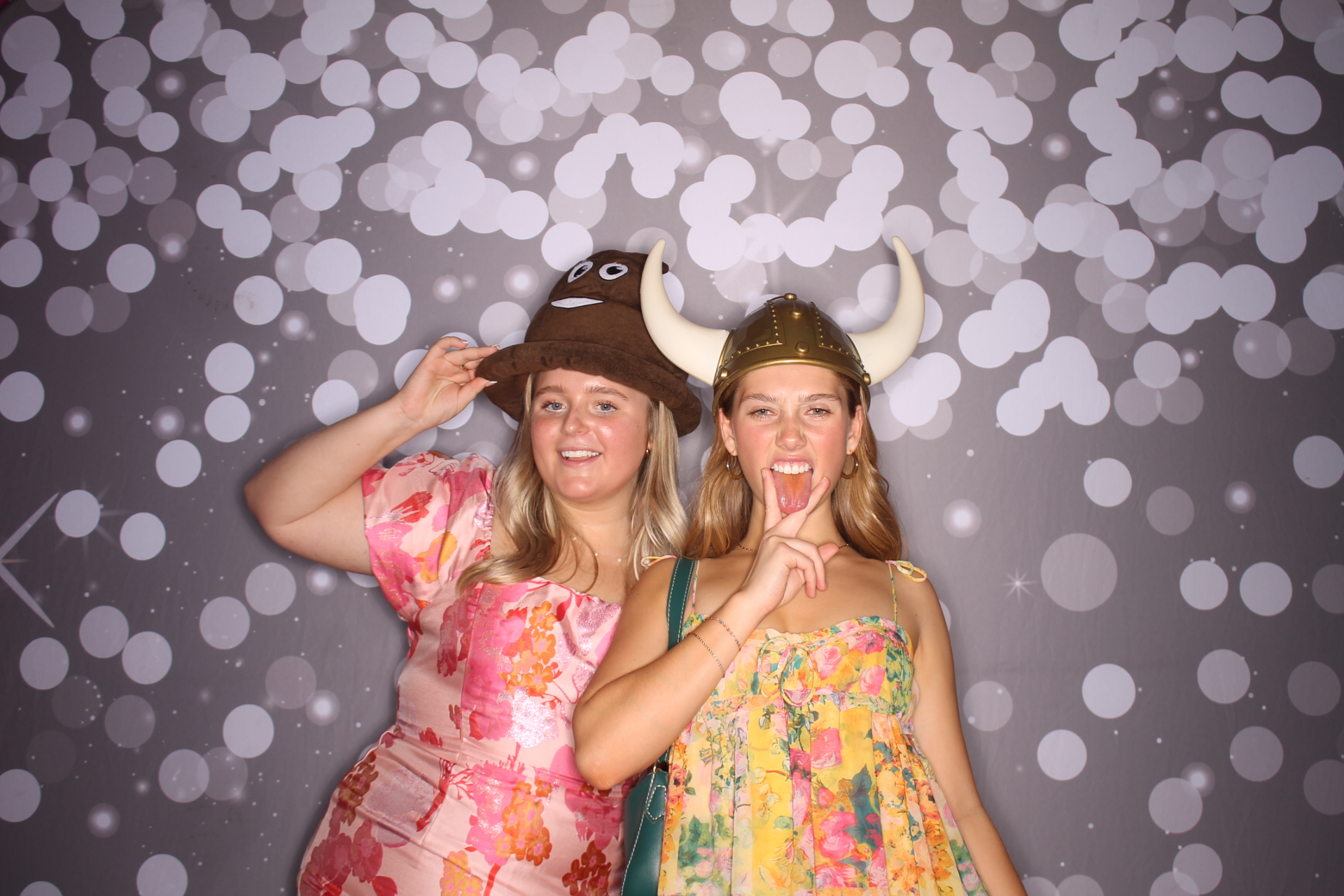 ZTA Semi Formal  | View more photos from the event at gallery.photoboothcincy.com/u/PhotoBoothCincy/ZTA-Semi-Formal