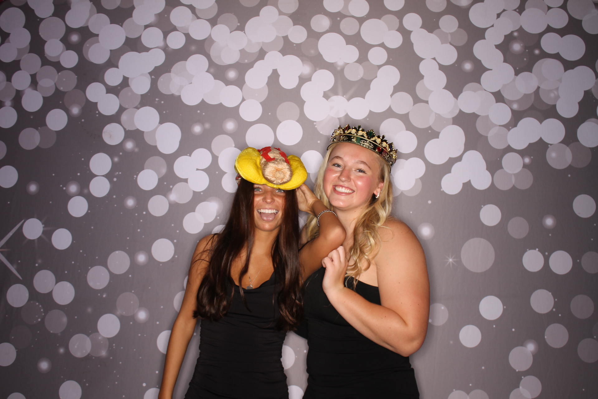 ZTA Semi Formal  | View more photos from the event at gallery.photoboothcincy.com/u/PhotoBoothCincy/ZTA-Semi-Formal