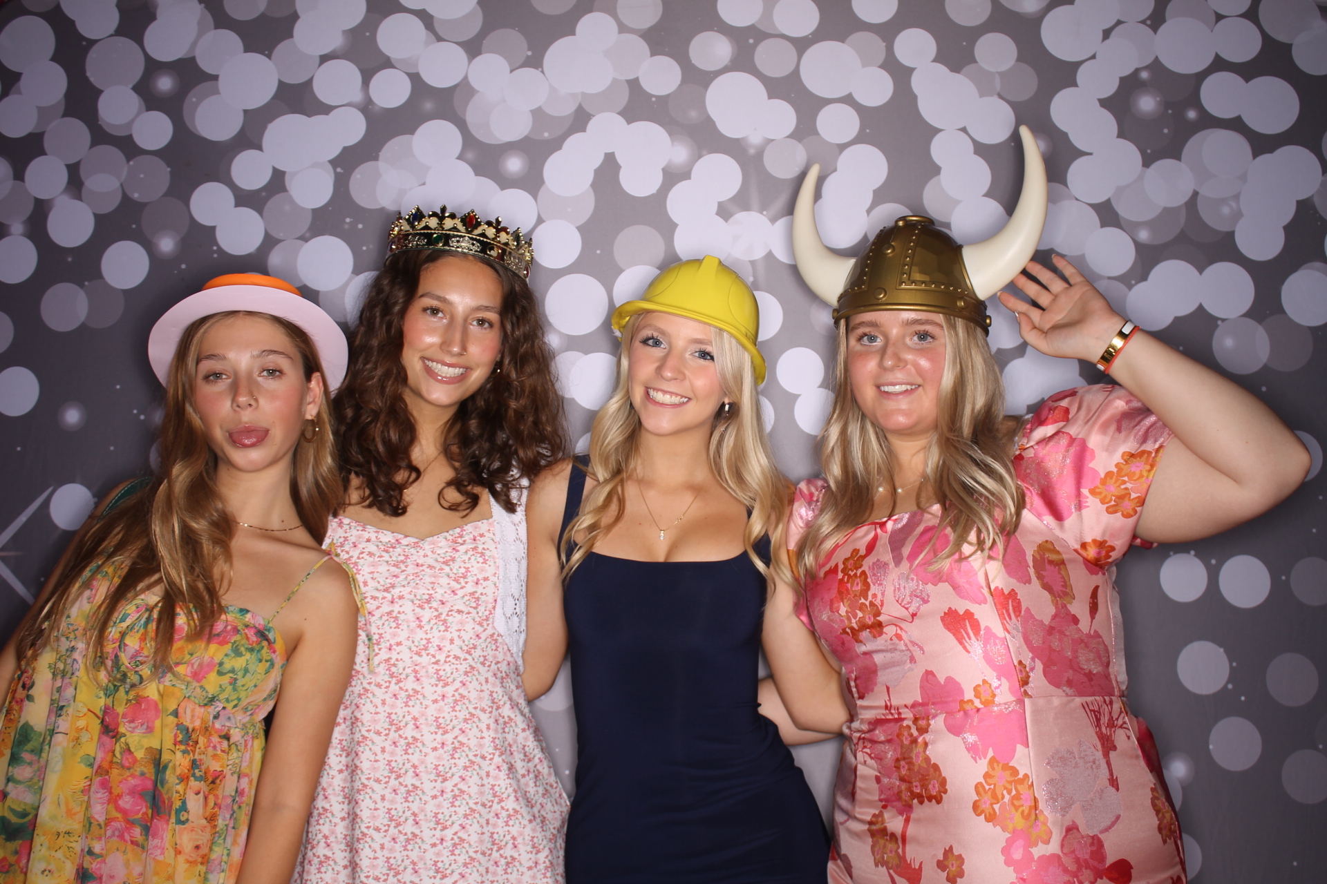 ZTA Semi Formal  | View more photos from the event at gallery.photoboothcincy.com/u/PhotoBoothCincy/ZTA-Semi-Formal