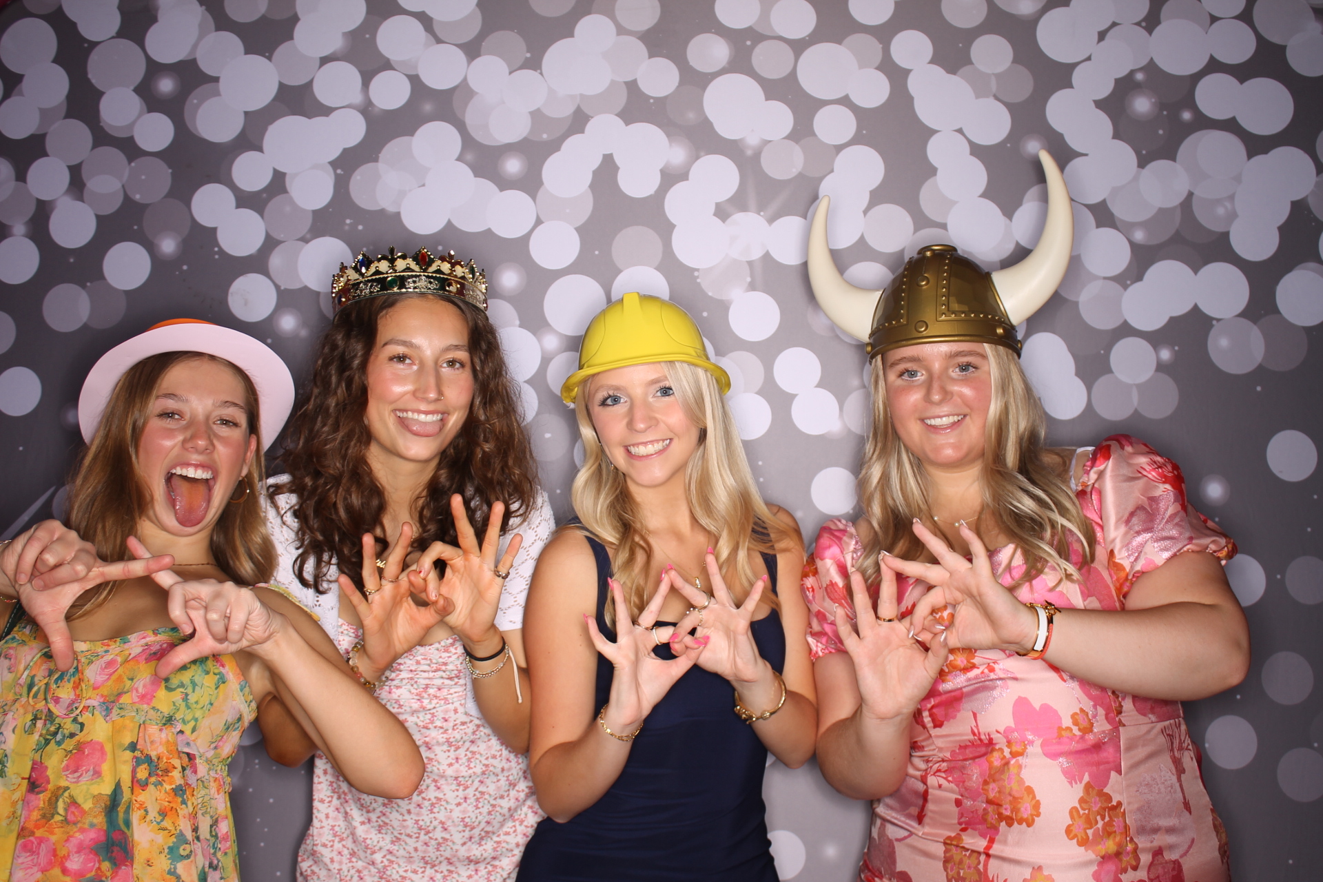 ZTA Semi Formal  | View more photos from the event at gallery.photoboothcincy.com/u/PhotoBoothCincy/ZTA-Semi-Formal