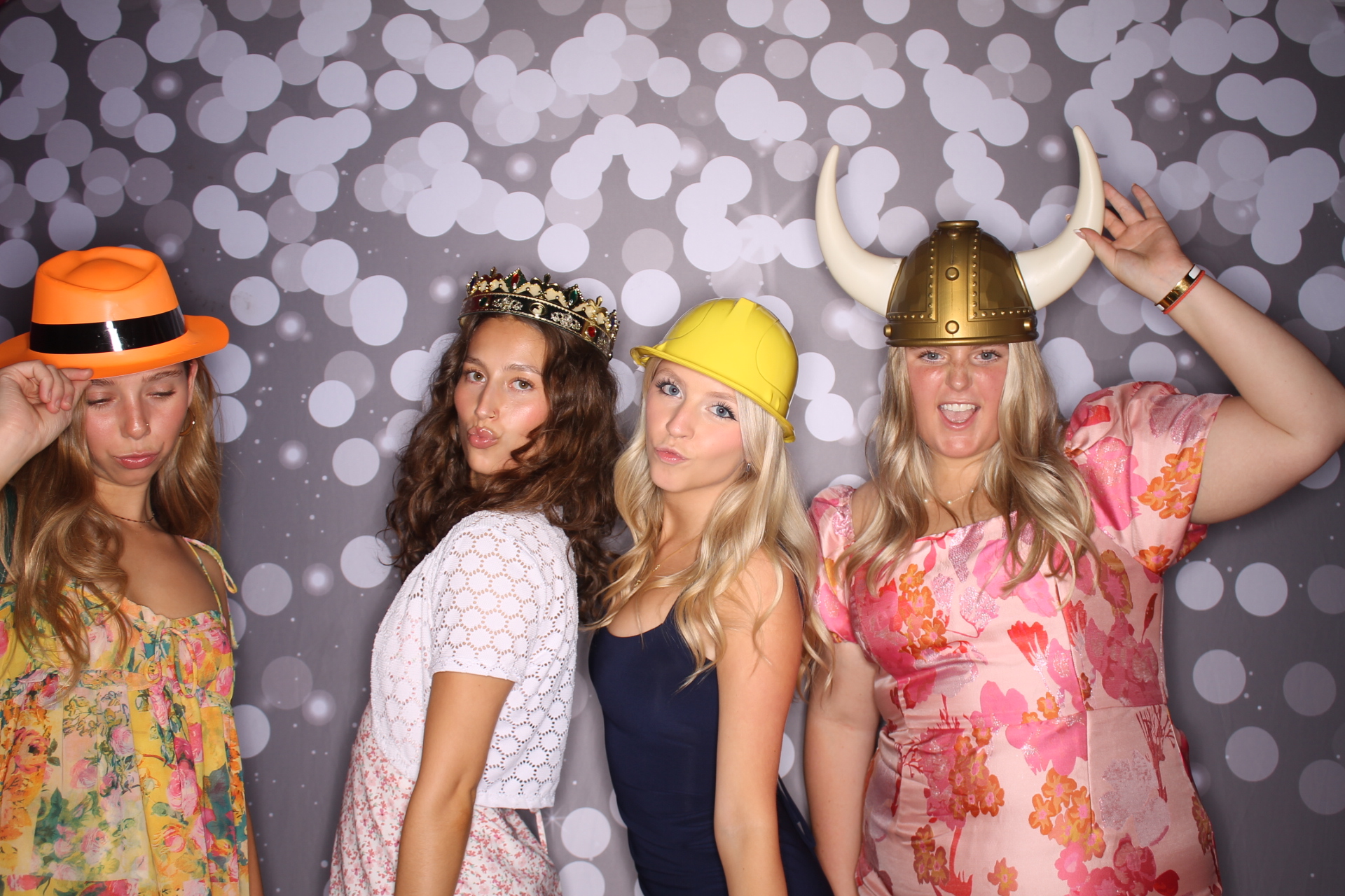 ZTA Semi Formal  | View more photos from the event at gallery.photoboothcincy.com/u/PhotoBoothCincy/ZTA-Semi-Formal