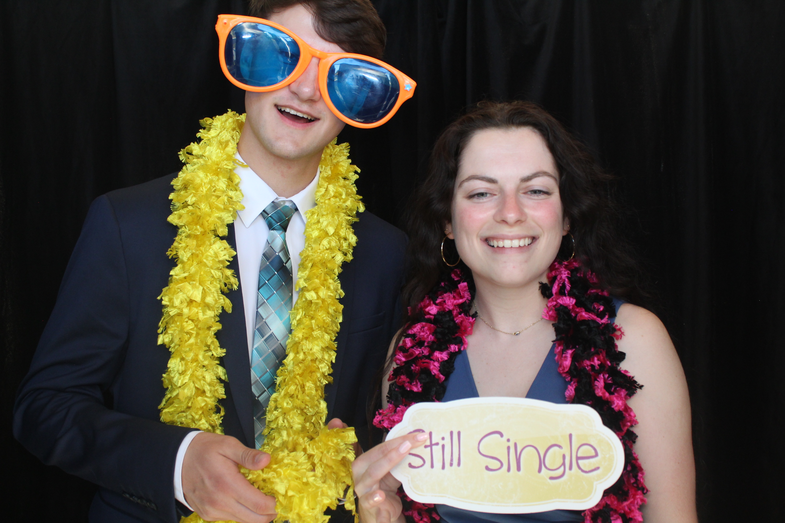 Zach & Emmey | View more photos from the event at gallery.photoboothcincy.com/u/PhotoBoothCincy/Zach-Emmey