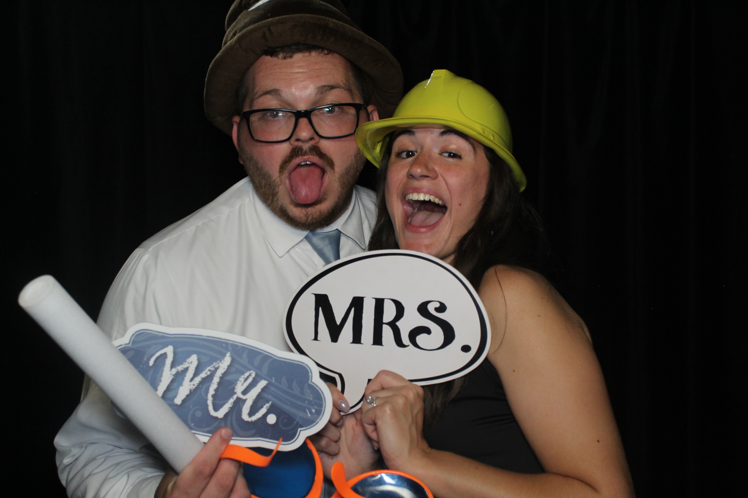 Zach & Emmey | View more photos from the event at gallery.photoboothcincy.com/u/PhotoBoothCincy/Zach-Emmey
