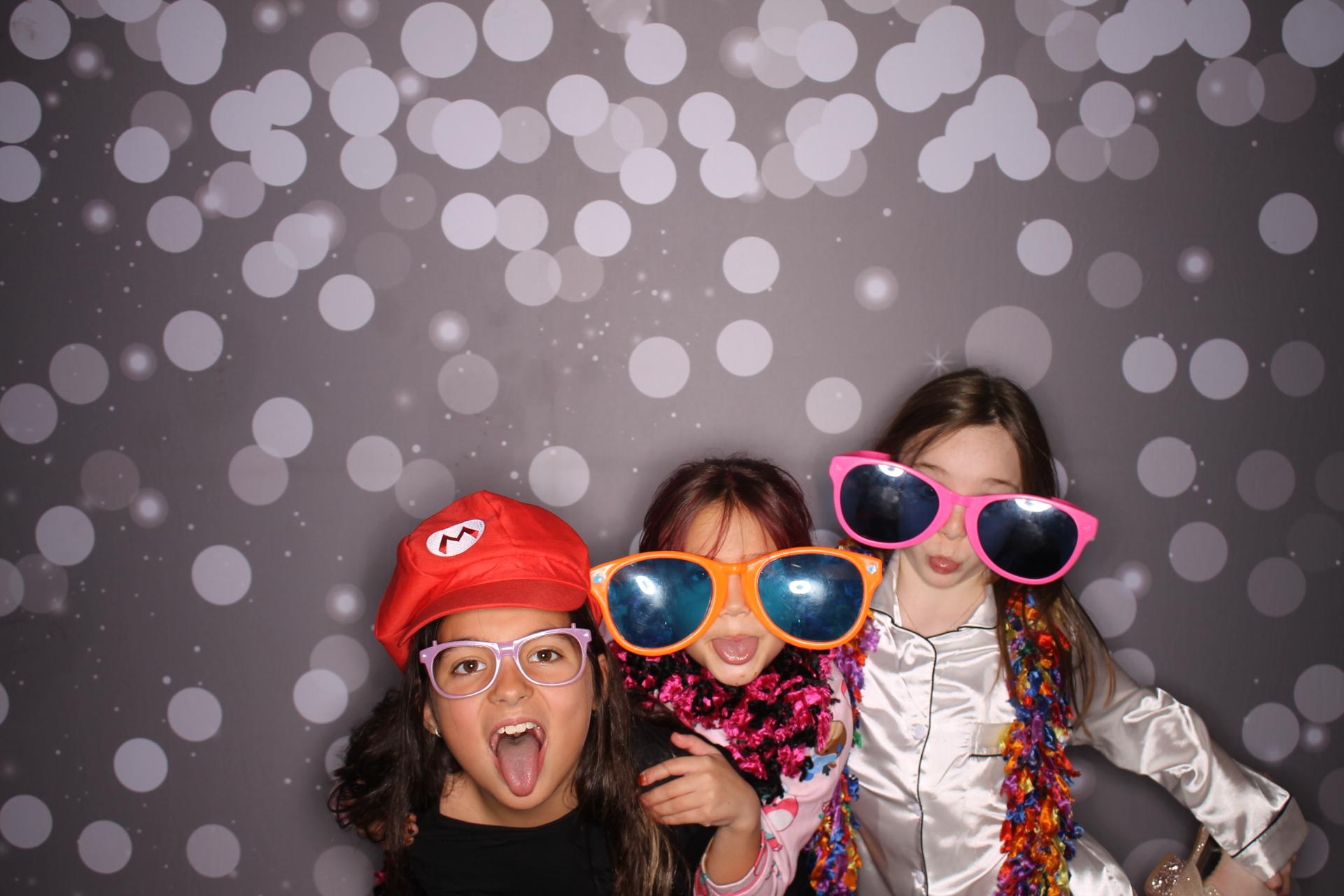Zoey's Bat Mitzvah  | View more photos from the event at gallery.photoboothcincy.com/u/PhotoBoothCincy/Zoeys-Bat-Mitzvah