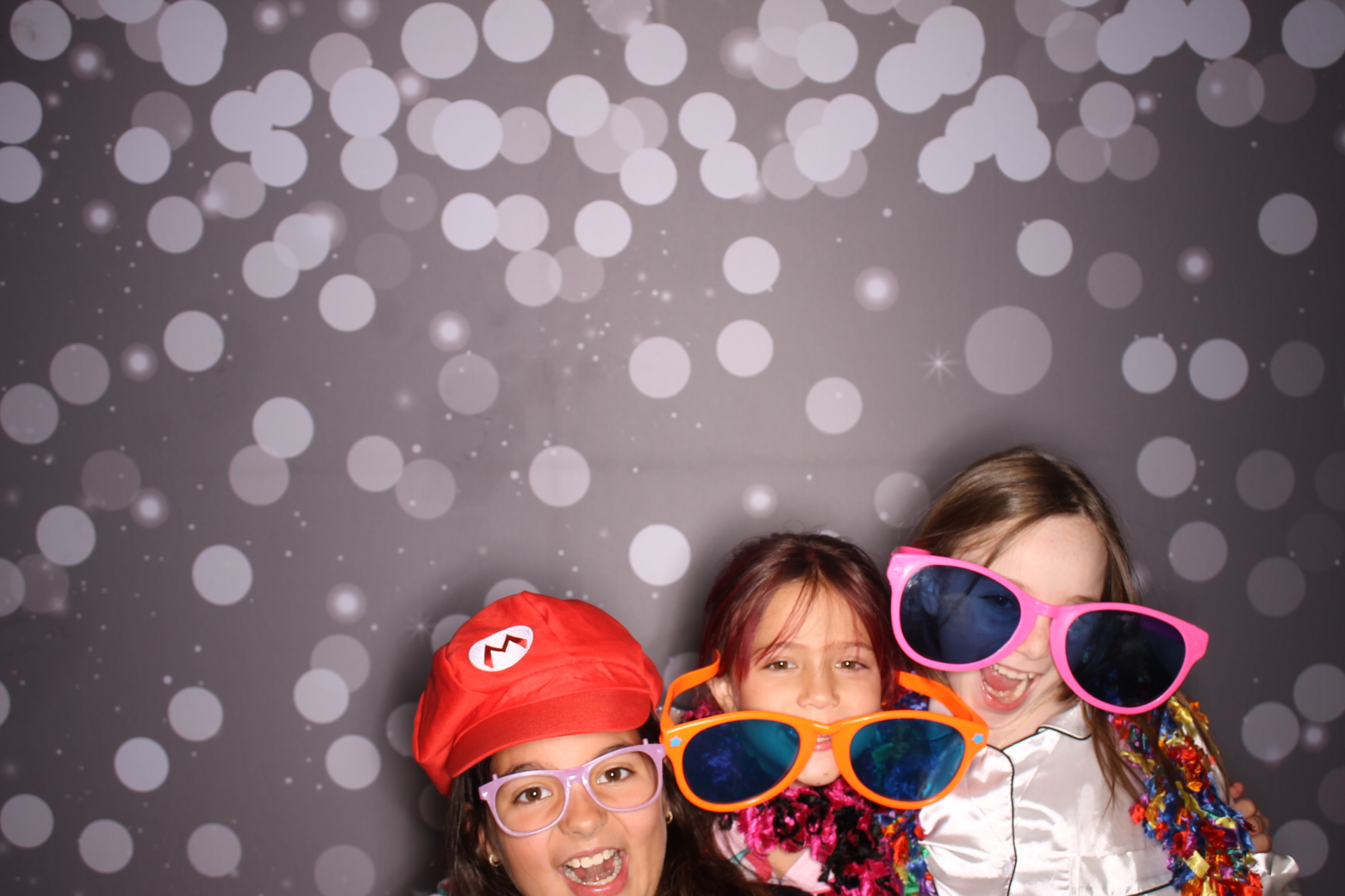 Zoey's Bat Mitzvah  | View more photos from the event at gallery.photoboothcincy.com/u/PhotoBoothCincy/Zoeys-Bat-Mitzvah