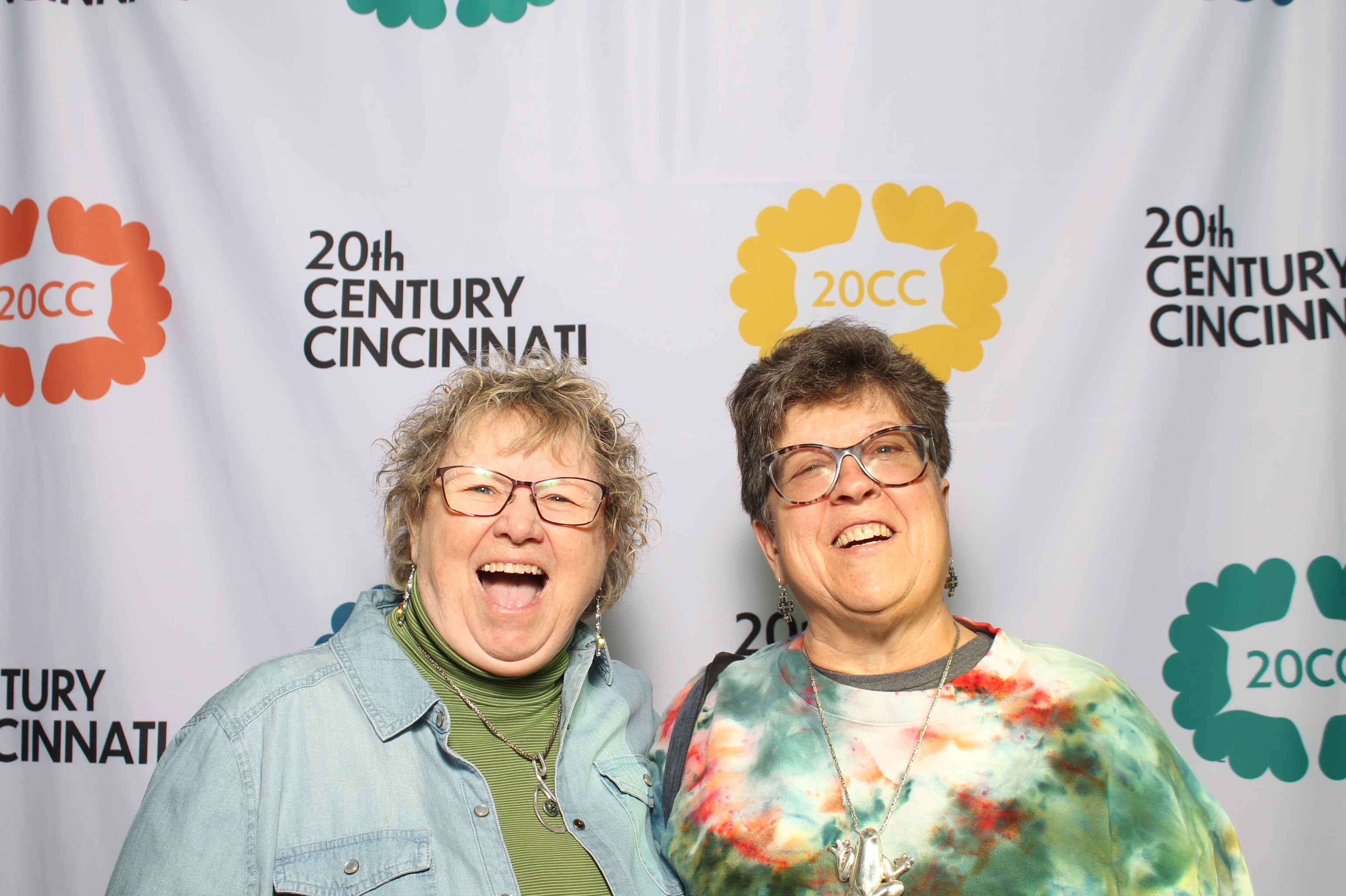 20th Centry Cincinnati | View more photos from the event at gallery.photoboothcincy.com/u/PhotoBoothCincy/20th-Centry-Cincinnati