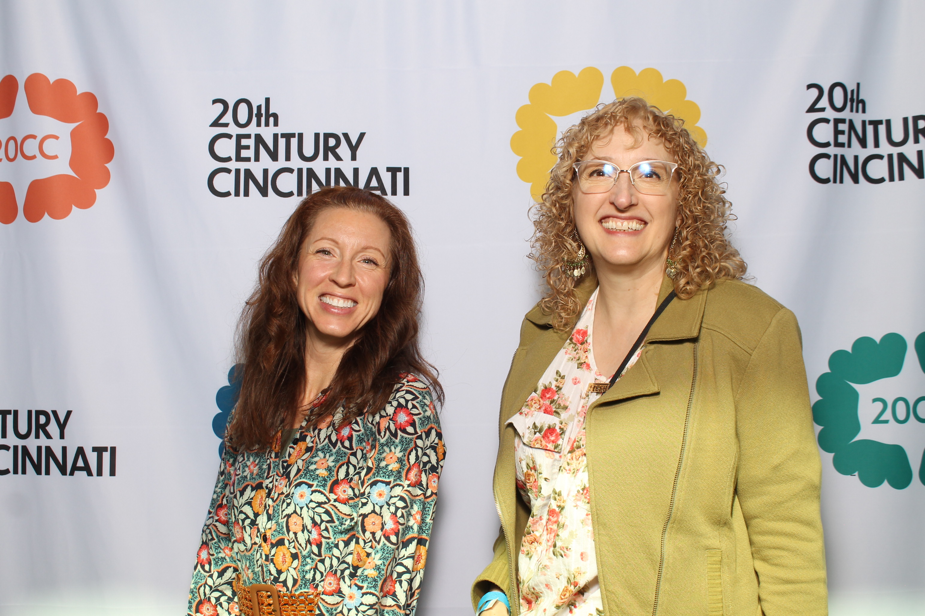 20th Centry Cincinnati | View more photos from the event at gallery.photoboothcincy.com/u/PhotoBoothCincy/20th-Centry-Cincinnati