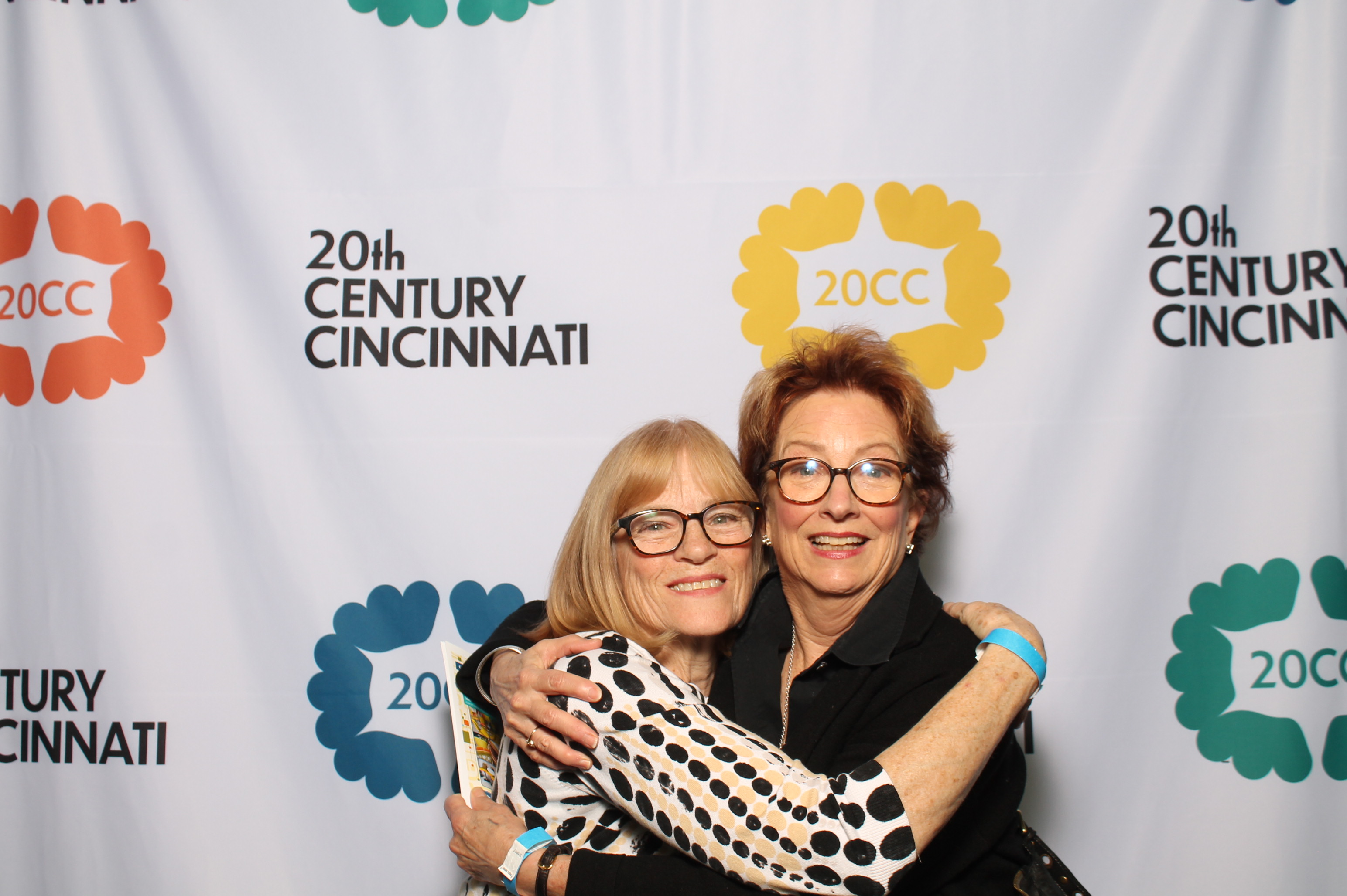 20th Centry Cincinnati | View more photos from the event at gallery.photoboothcincy.com/u/PhotoBoothCincy/20th-Centry-Cincinnati
