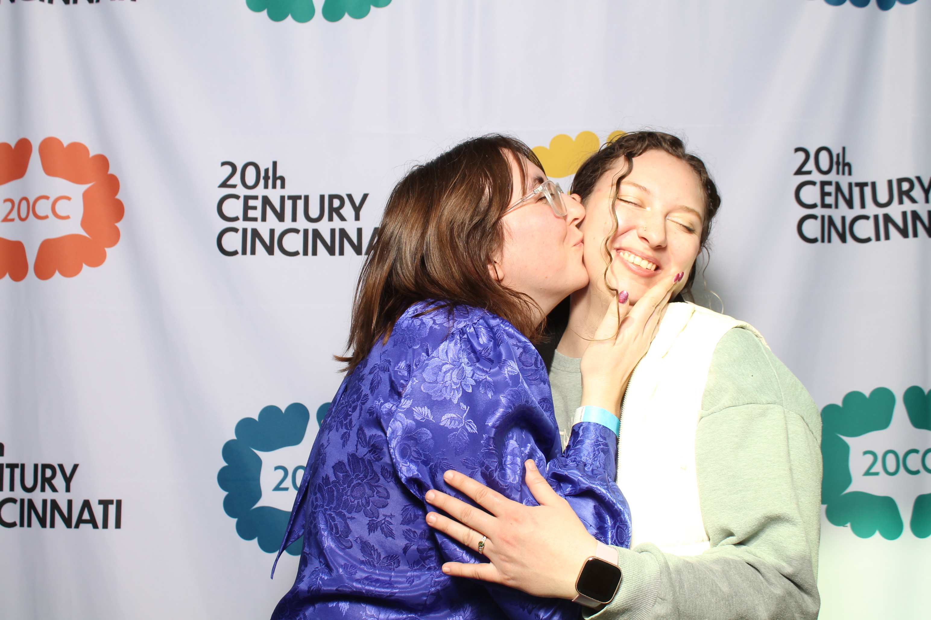 20th Centry Cincinnati | View more photos from the event at gallery.photoboothcincy.com/u/PhotoBoothCincy/20th-Centry-Cincinnati