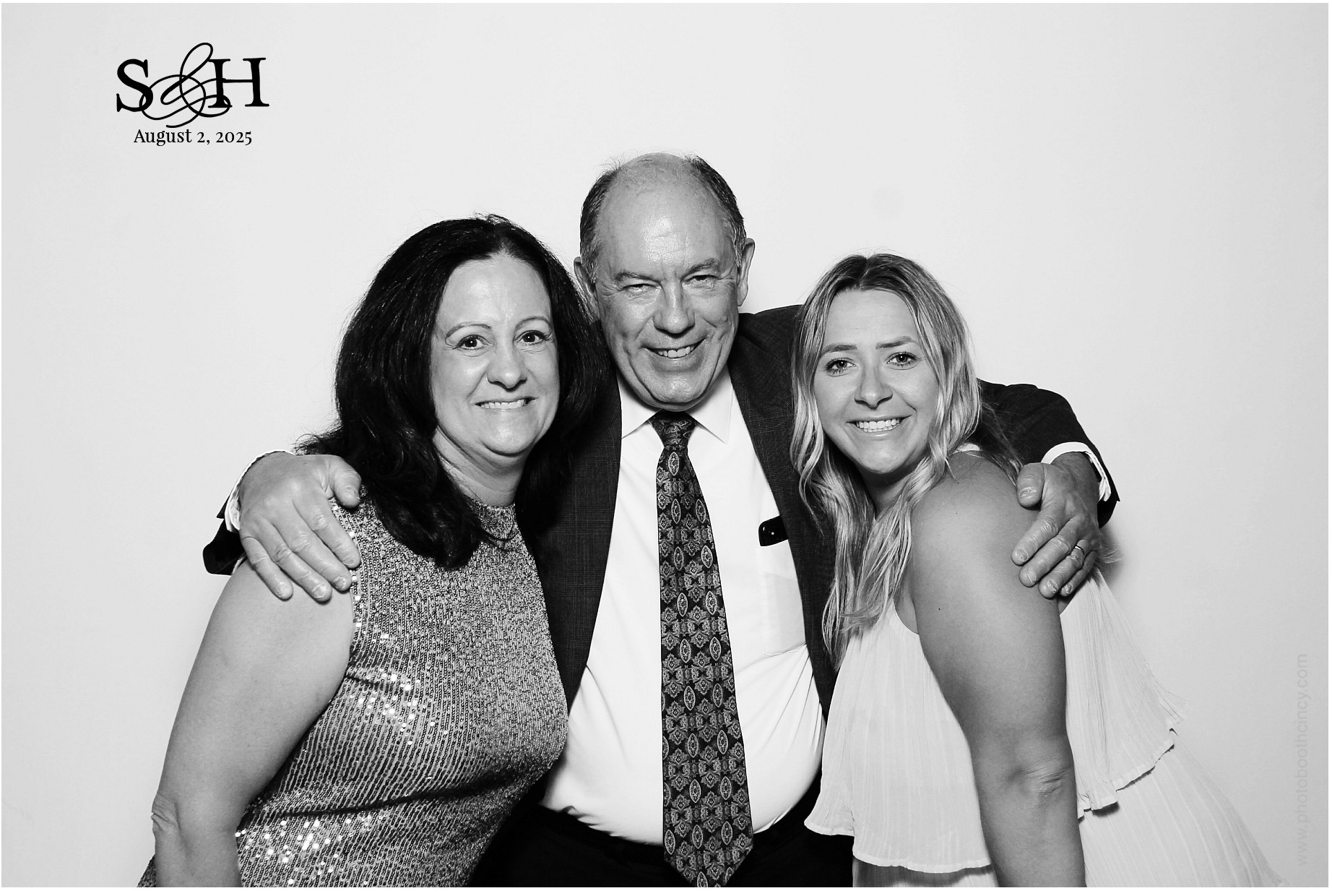4220 Mayleben x Teel | View more photos from the event at gallery.photoboothcincy.com/u/PhotoBoothCincy/4220-Mayleben-x-Teel
