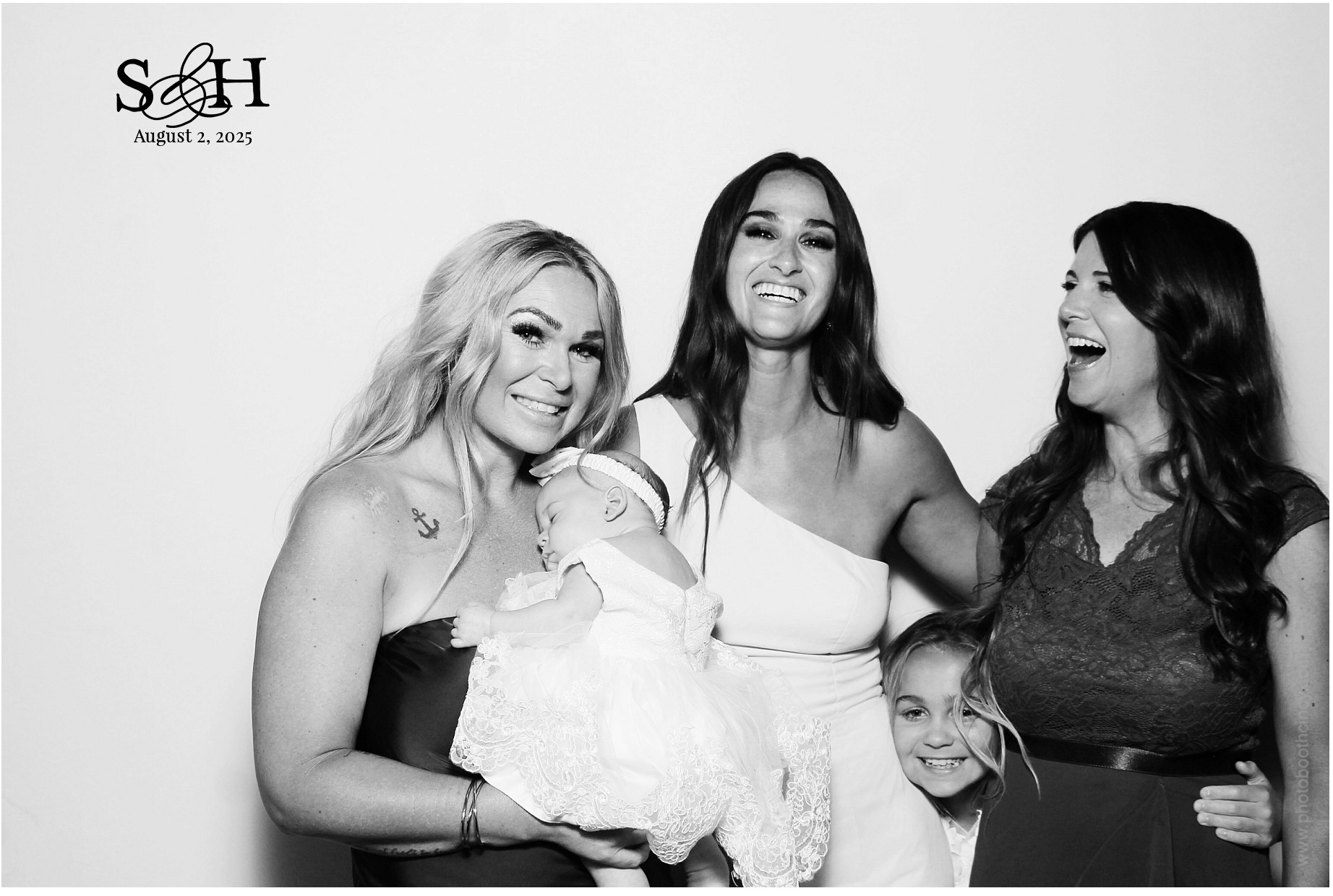 4220 Mayleben x Teel | View more photos from the event at gallery.photoboothcincy.com/u/PhotoBoothCincy/4220-Mayleben-x-Teel