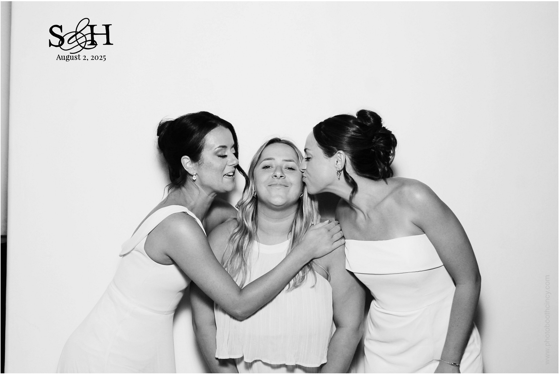 4220 Mayleben x Teel | View more photos from the event at gallery.photoboothcincy.com/u/PhotoBoothCincy/4220-Mayleben-x-Teel