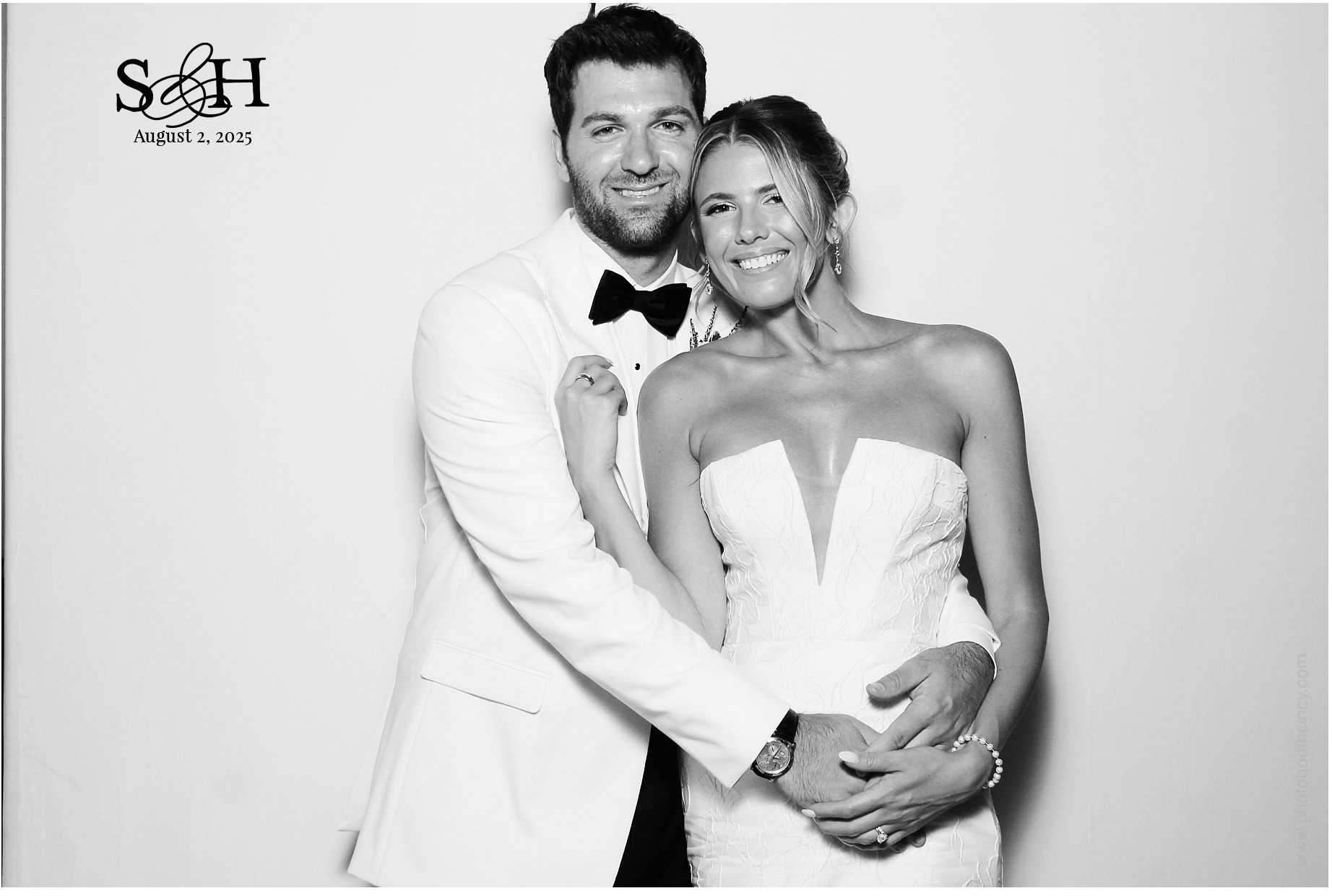 4220 Mayleben x Teel | View more photos from the event at gallery.photoboothcincy.com/u/PhotoBoothCincy/4220-Mayleben-x-Teel
