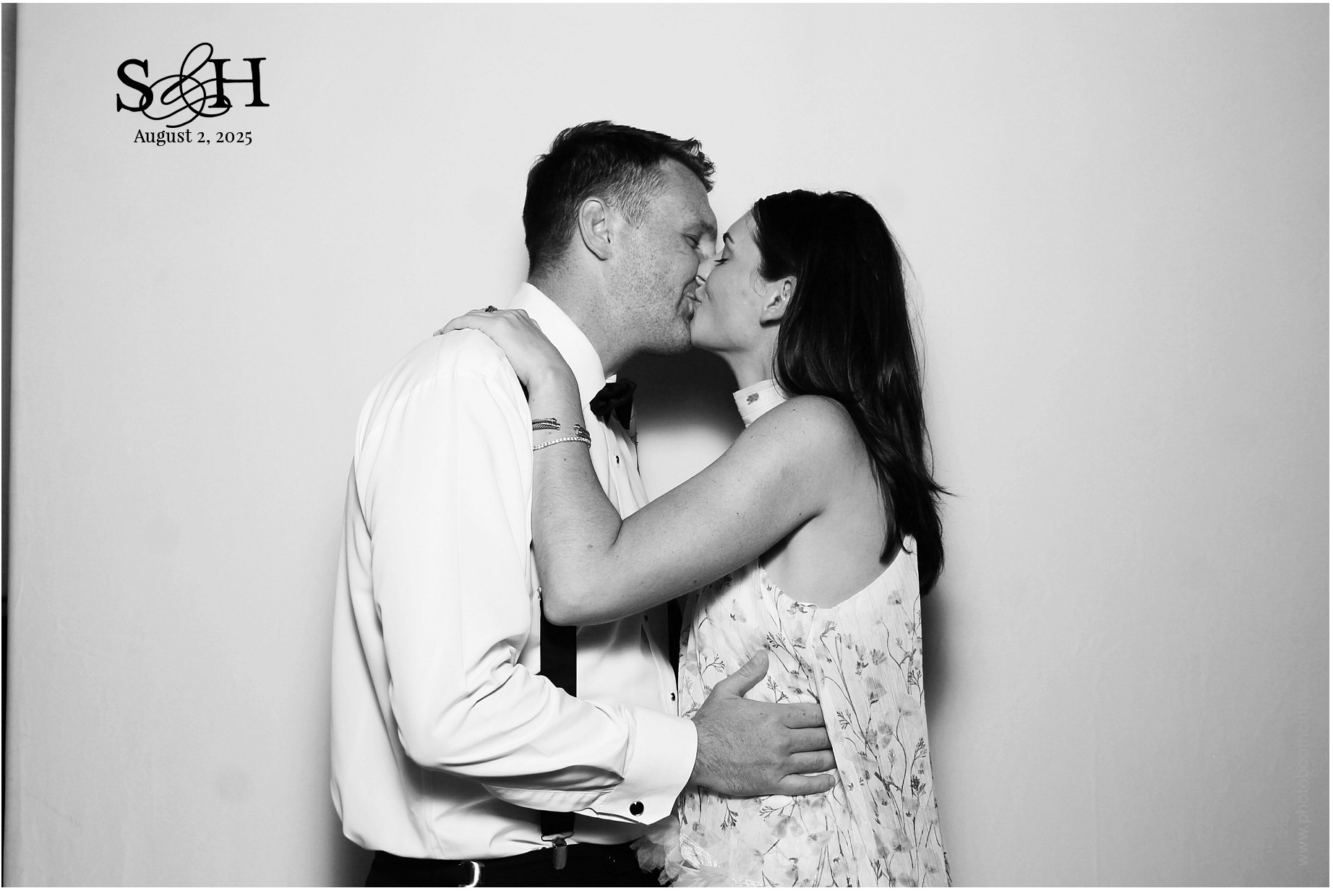 4220 Mayleben x Teel | View more photos from the event at gallery.photoboothcincy.com/u/PhotoBoothCincy/4220-Mayleben-x-Teel