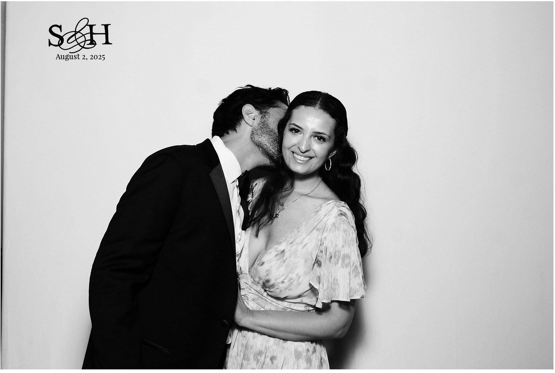 4220 Mayleben x Teel | View more photos from the event at gallery.photoboothcincy.com/u/PhotoBoothCincy/4220-Mayleben-x-Teel