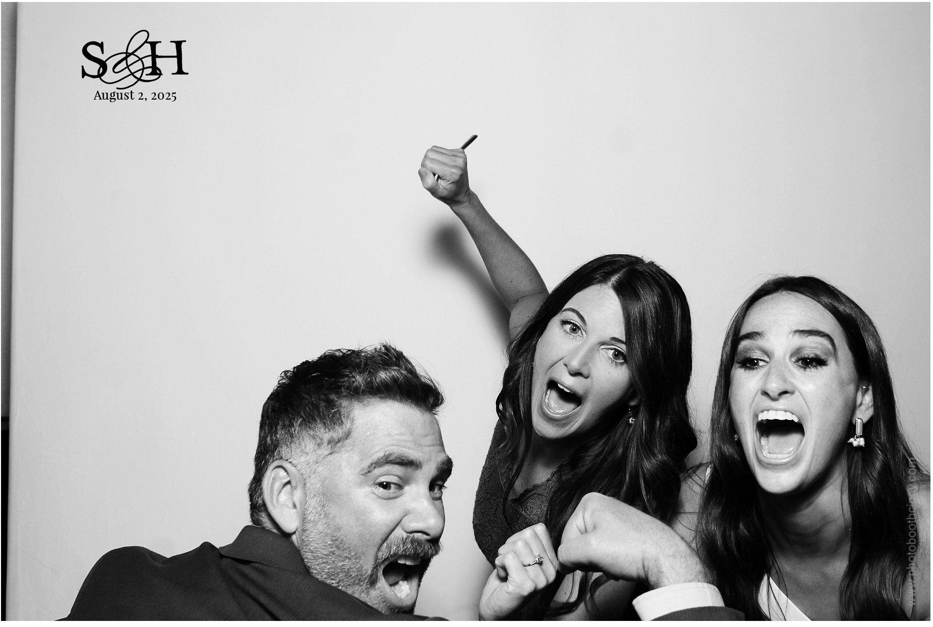 4220 Mayleben x Teel | View more photos from the event at gallery.photoboothcincy.com/u/PhotoBoothCincy/4220-Mayleben-x-Teel