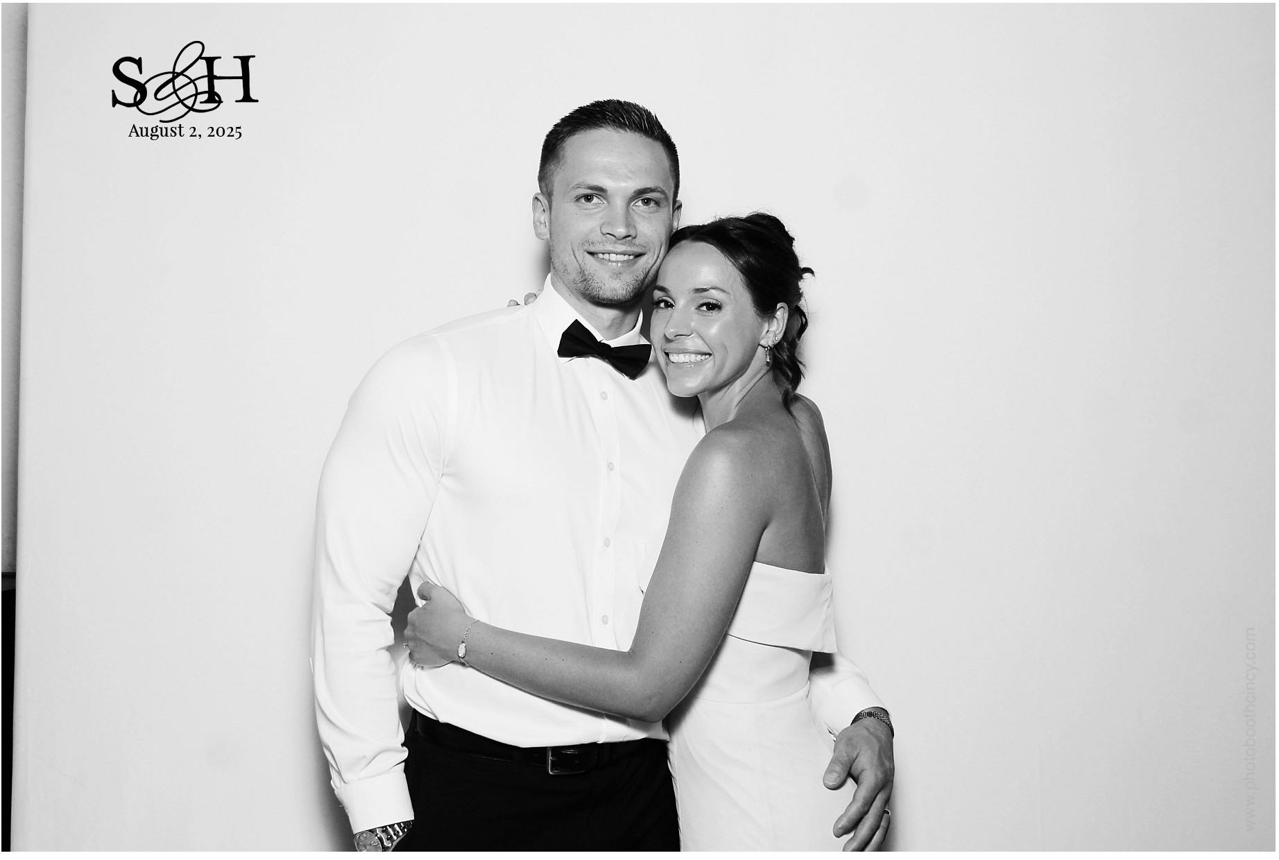 4220 Mayleben x Teel | View more photos from the event at gallery.photoboothcincy.com/u/PhotoBoothCincy/4220-Mayleben-x-Teel