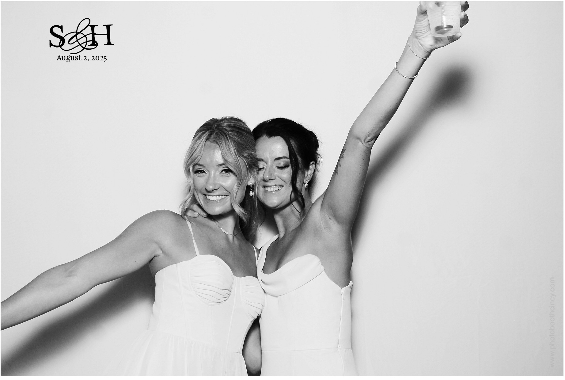 4220 Mayleben x Teel | View more photos from the event at gallery.photoboothcincy.com/u/PhotoBoothCincy/4220-Mayleben-x-Teel