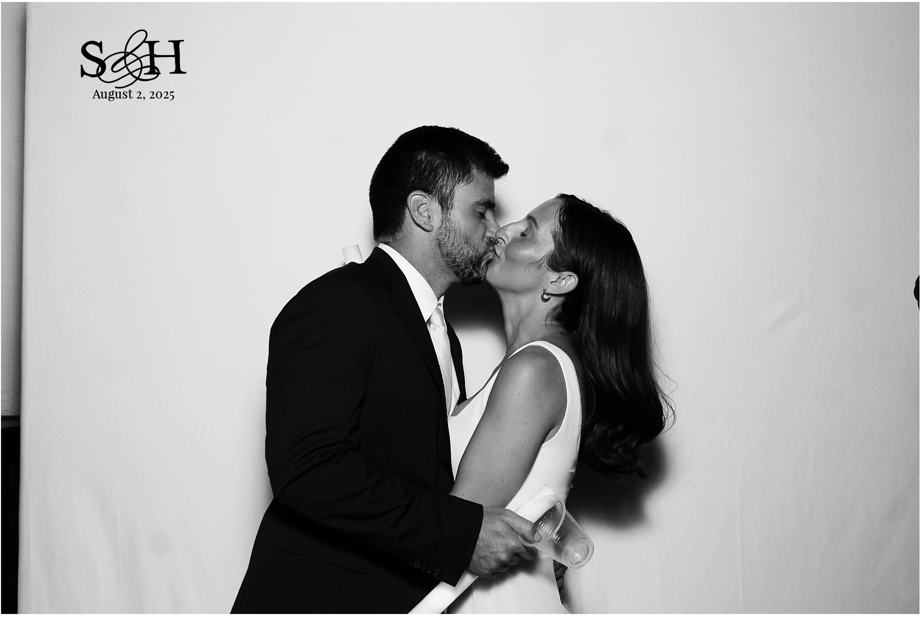 4220 Mayleben x Teel | View more photos from the event at gallery.photoboothcincy.com/u/PhotoBoothCincy/4220-Mayleben-x-Teel