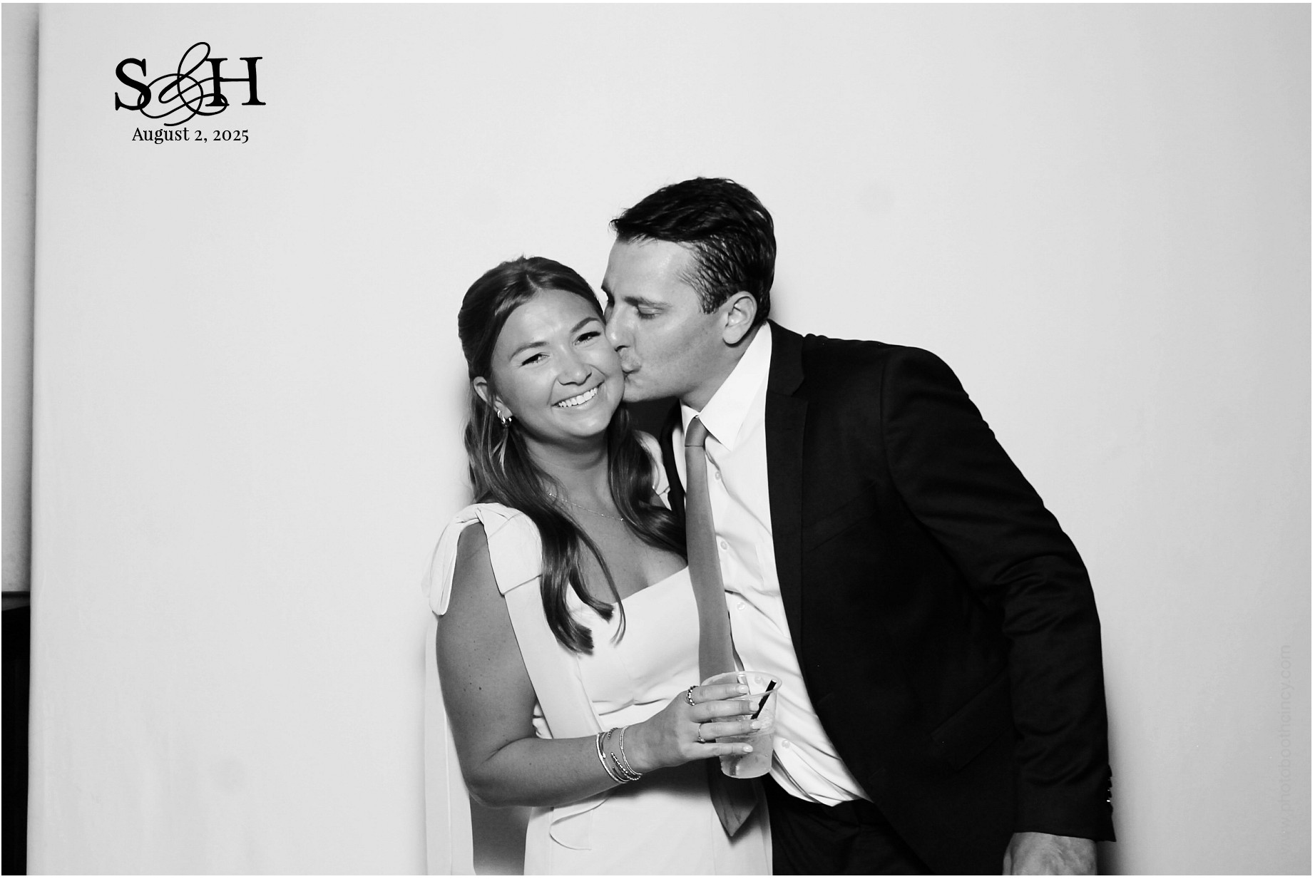 4220 Mayleben x Teel | View more photos from the event at gallery.photoboothcincy.com/u/PhotoBoothCincy/4220-Mayleben-x-Teel